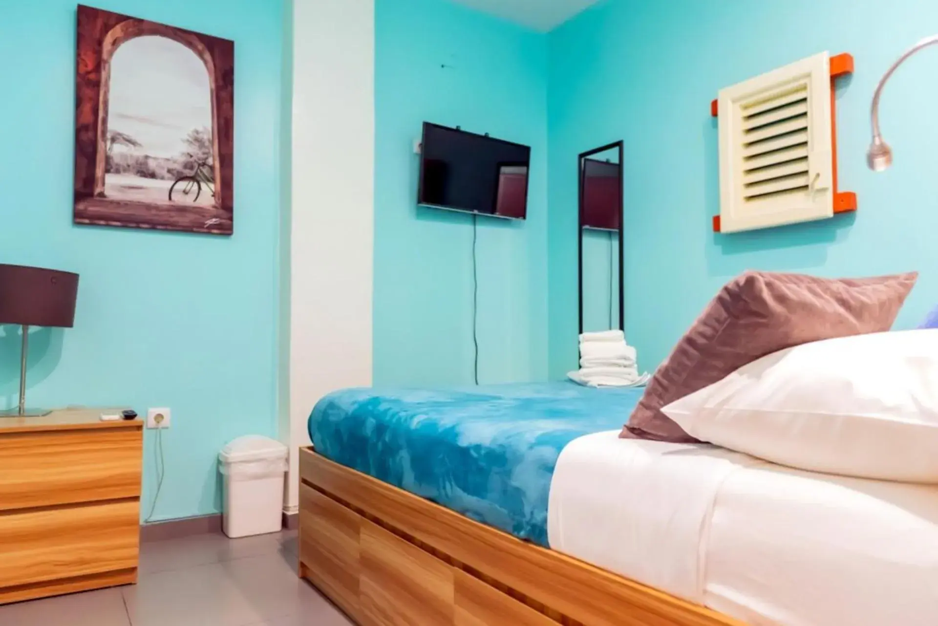 Standard Double Room with Shared Bathroom in Bed & Bike Curacao - Pietermaai Standard Double Room with Shared Bathroom in Bed & Bike Curacao - Pietermaai