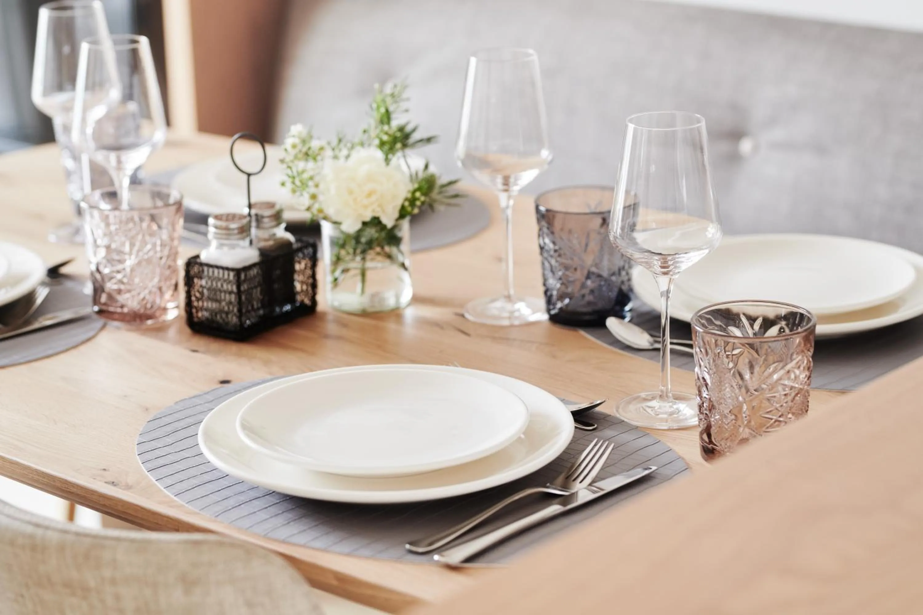 Dining area in HOMEBOUND APARTMENTS Salzburg City I - contactless check-in
