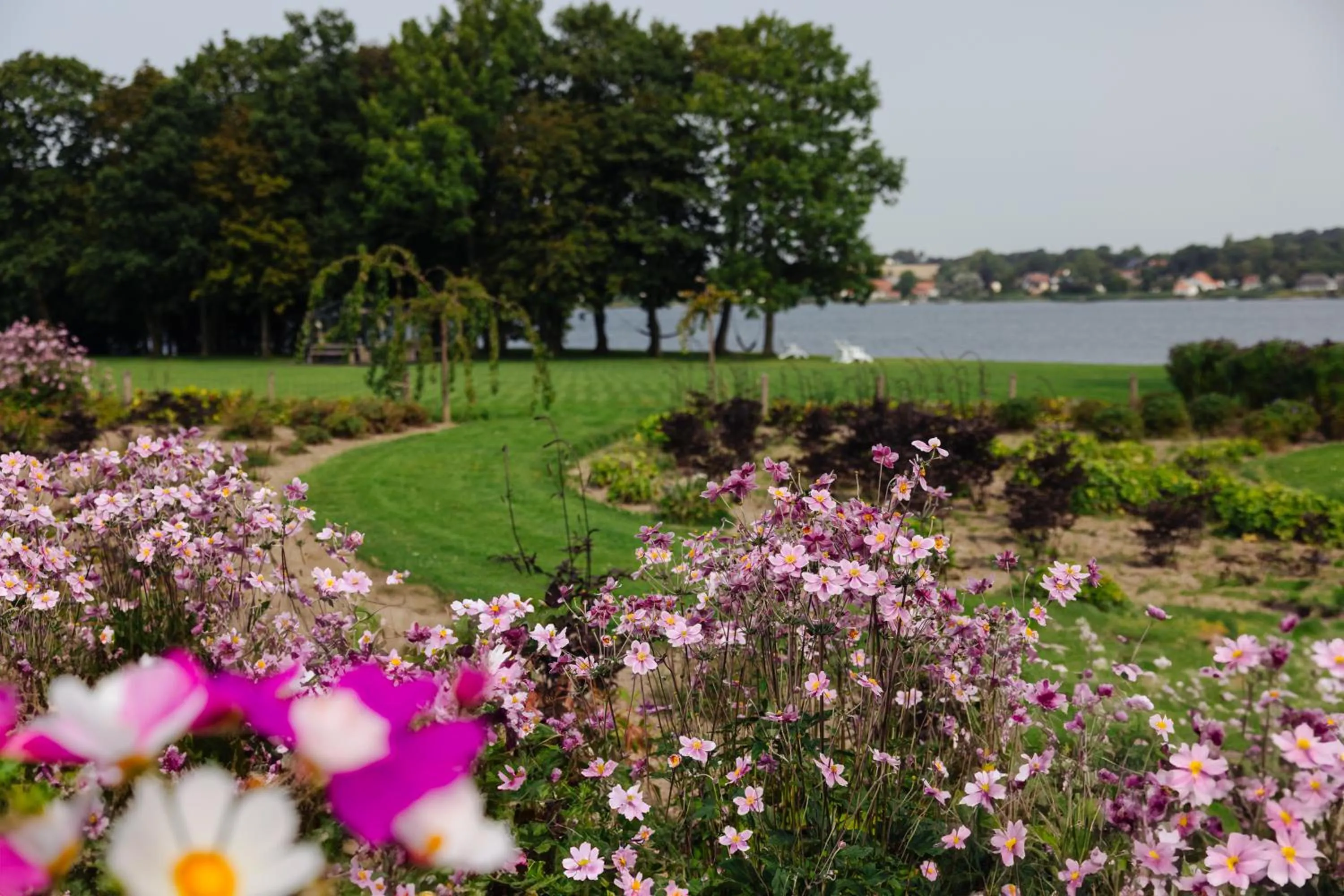 Summer in Gl. Avernæs Sinatur Hotel & Konference