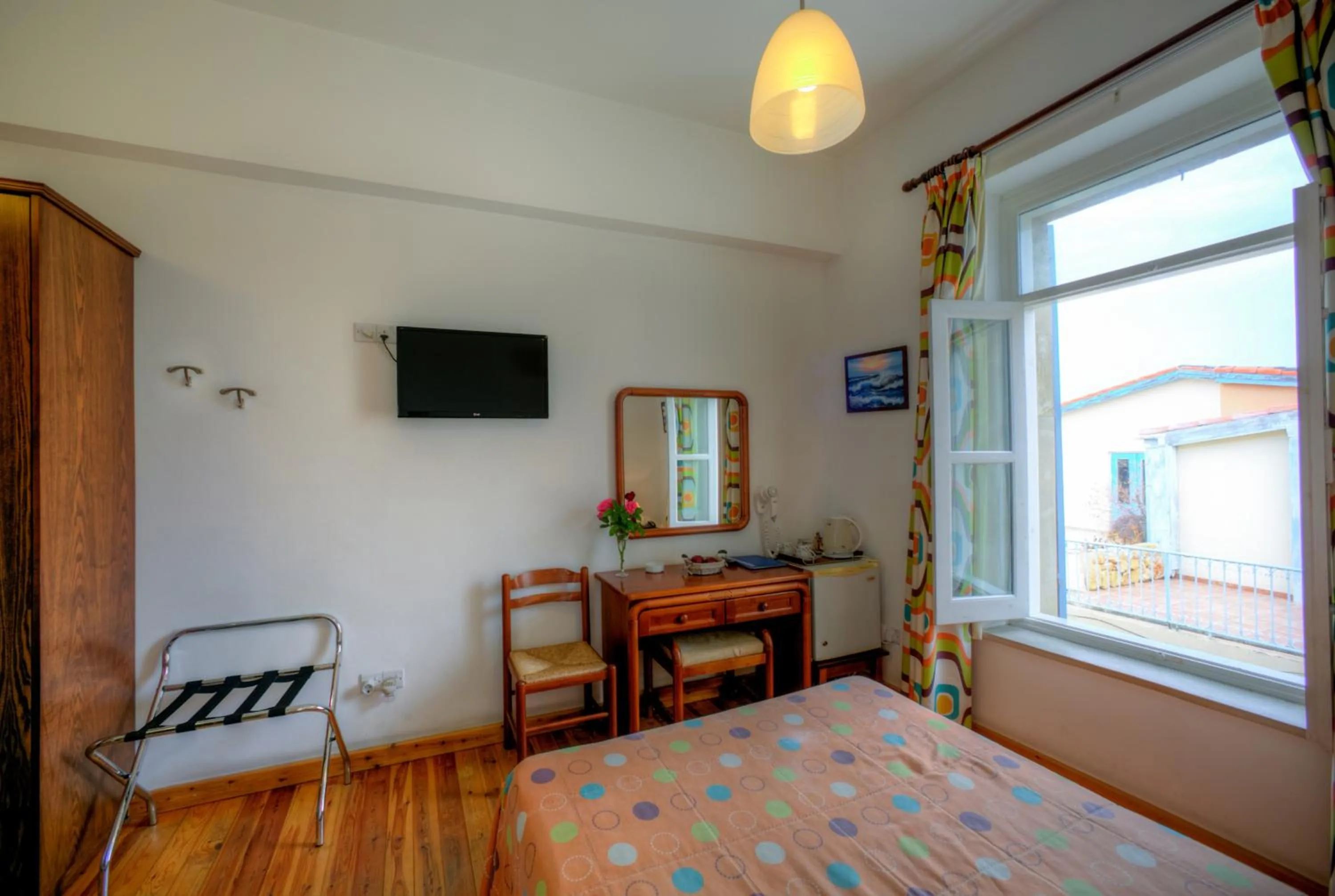 TV and multimedia, Bed in Alkisti City Hotel