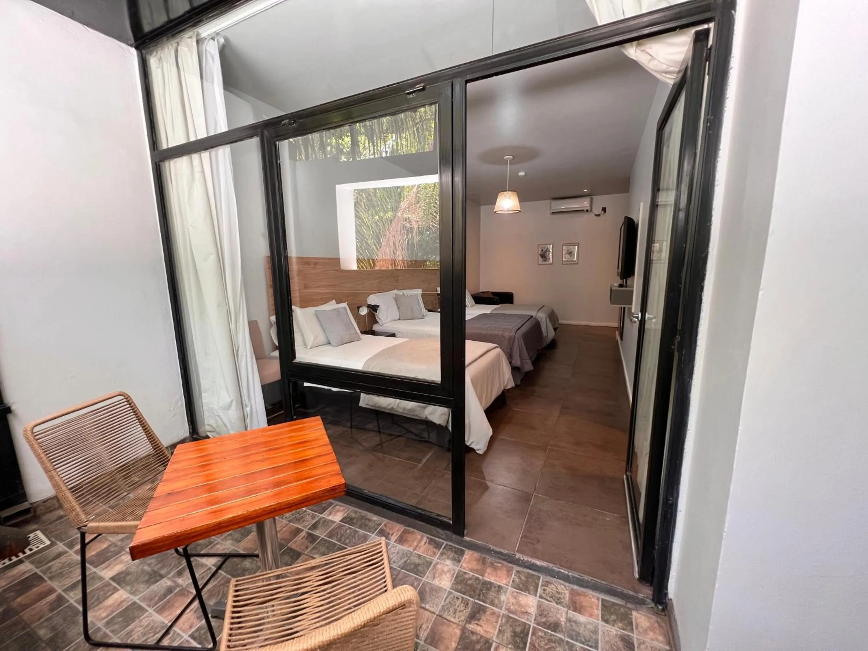 Balcony/Terrace, Bed in 5411 Soho Hotel