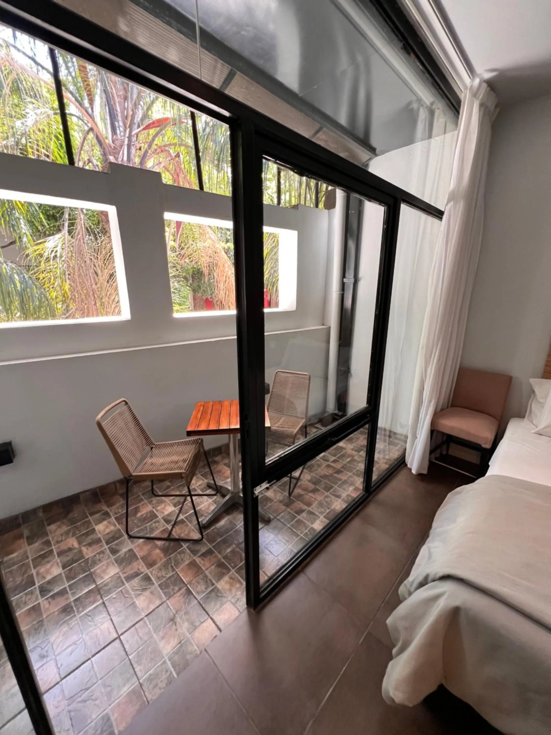 Balcony/Terrace, Bed in 5411 Soho Hotel