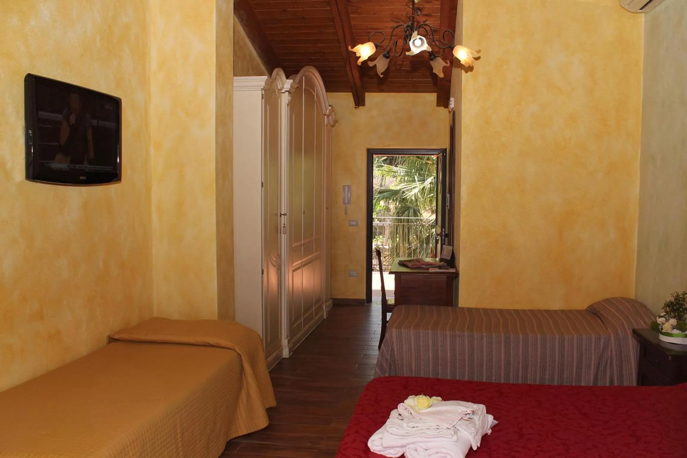 Bed in Villa Paladino - B&B e Guest House