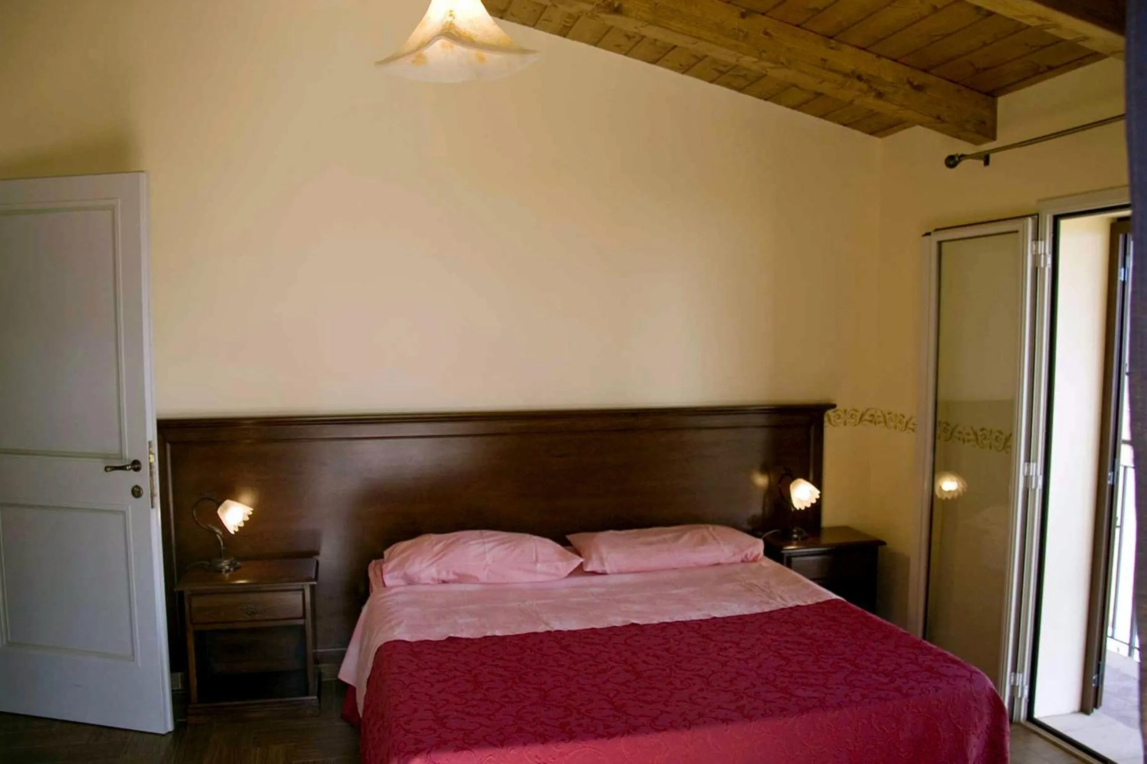 Bed in Villa Paladino - B&B e Guest House