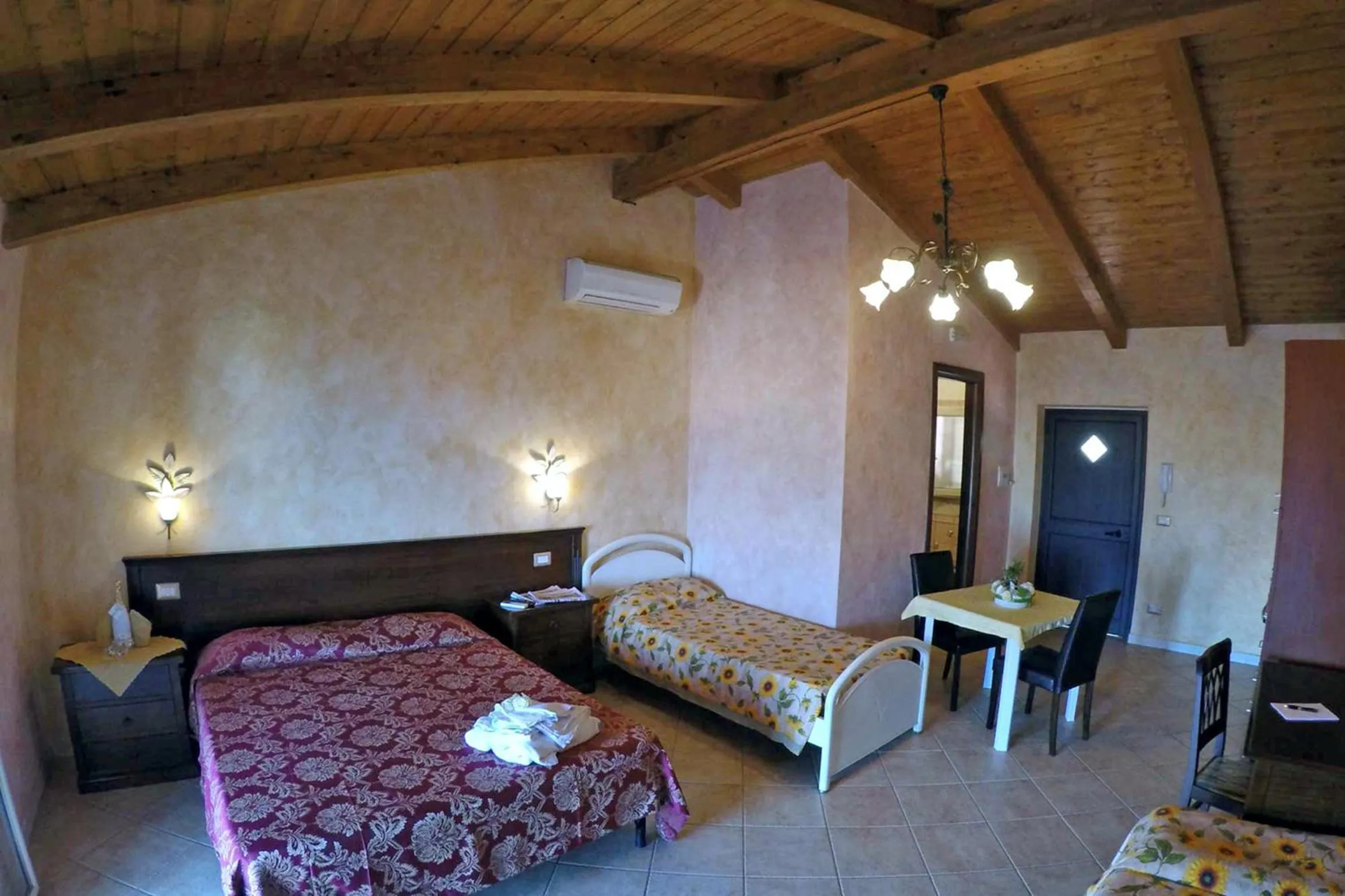Bed in Villa Paladino - B&B e Guest House