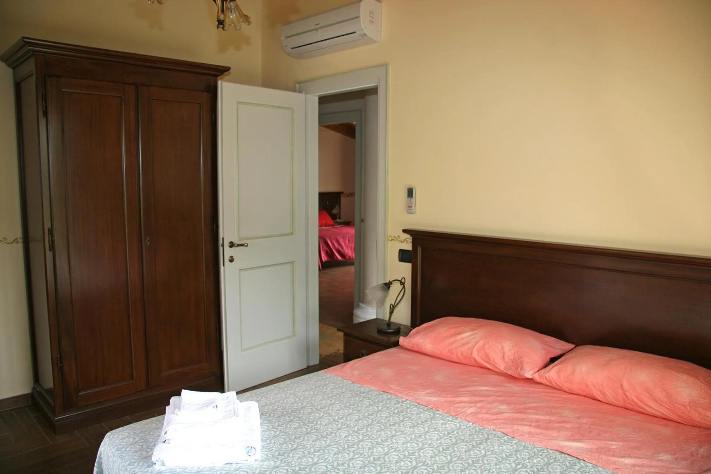 Bed in Villa Paladino - B&B e Guest House