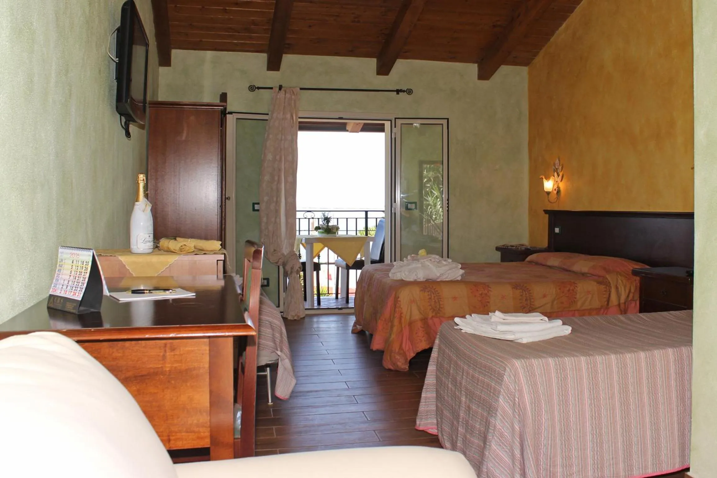 Bed in Villa Paladino - B&B e Guest House