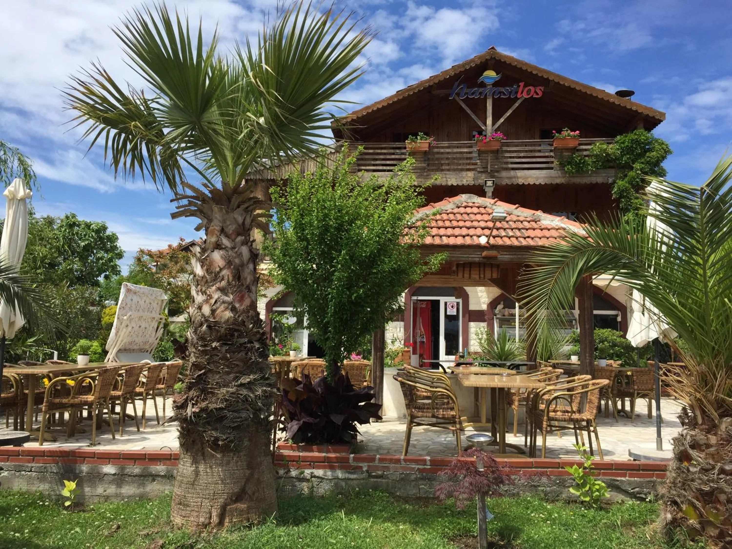 Restaurant/places to eat in Hamsilos Apart Hotel