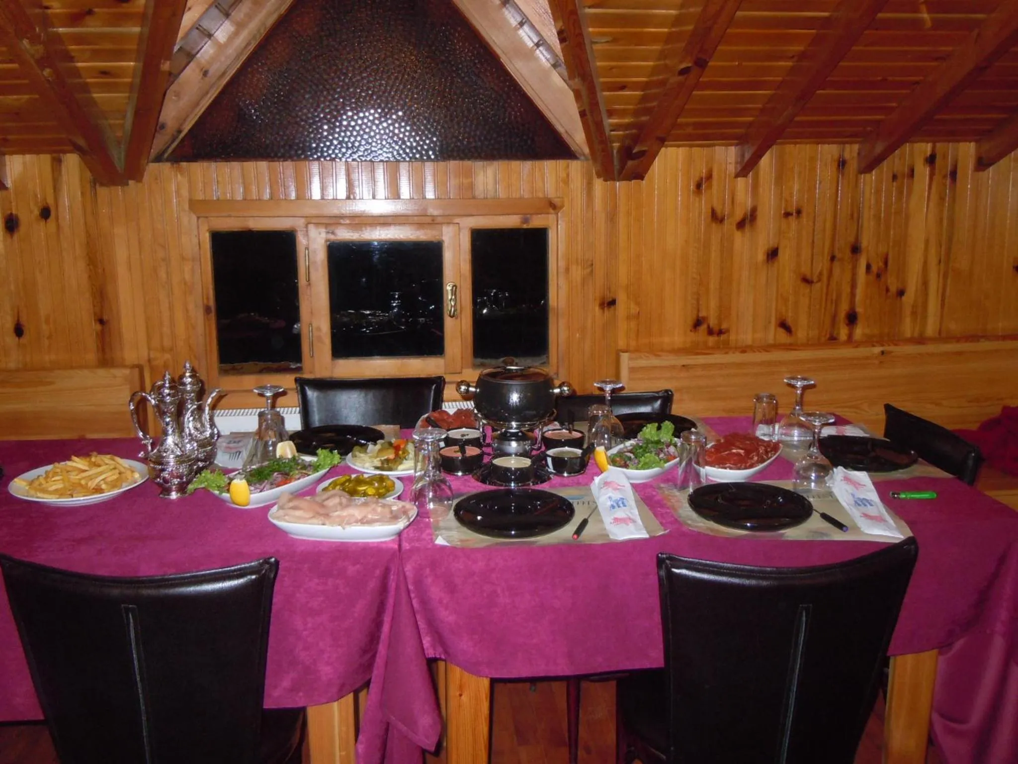 Restaurant/places to eat in Hamsilos Apart Hotel