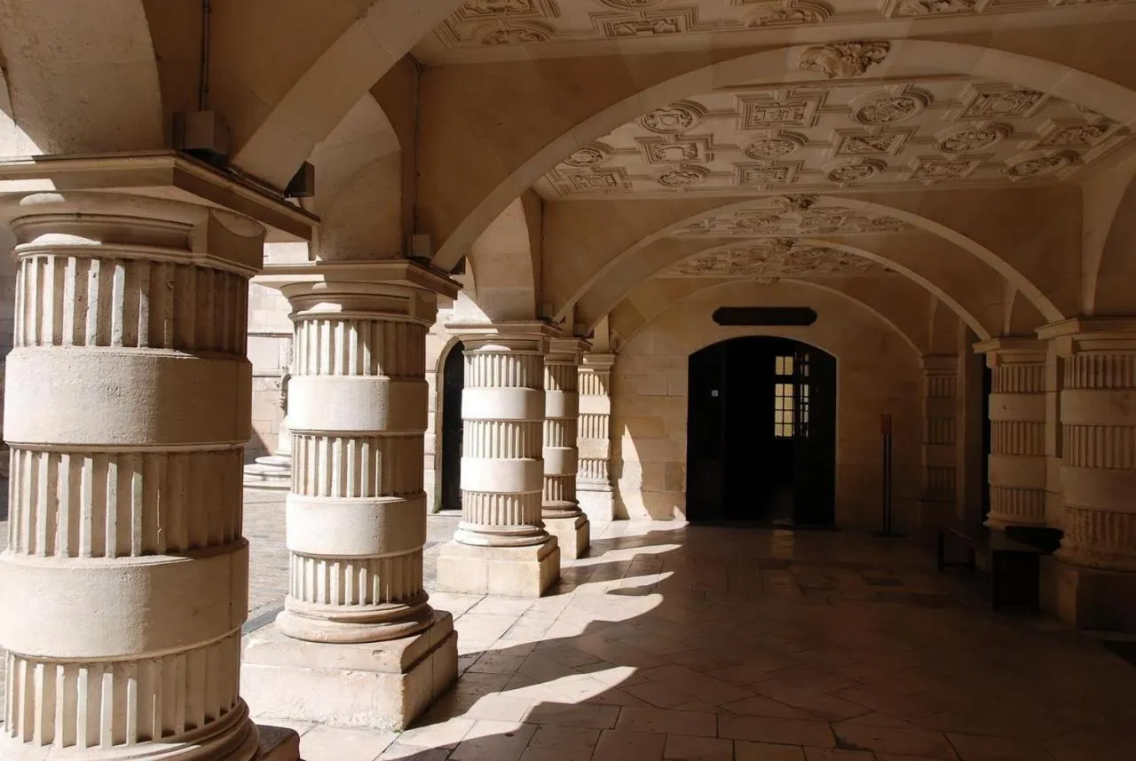 Nearby landmark in Hôtel de l'Océan