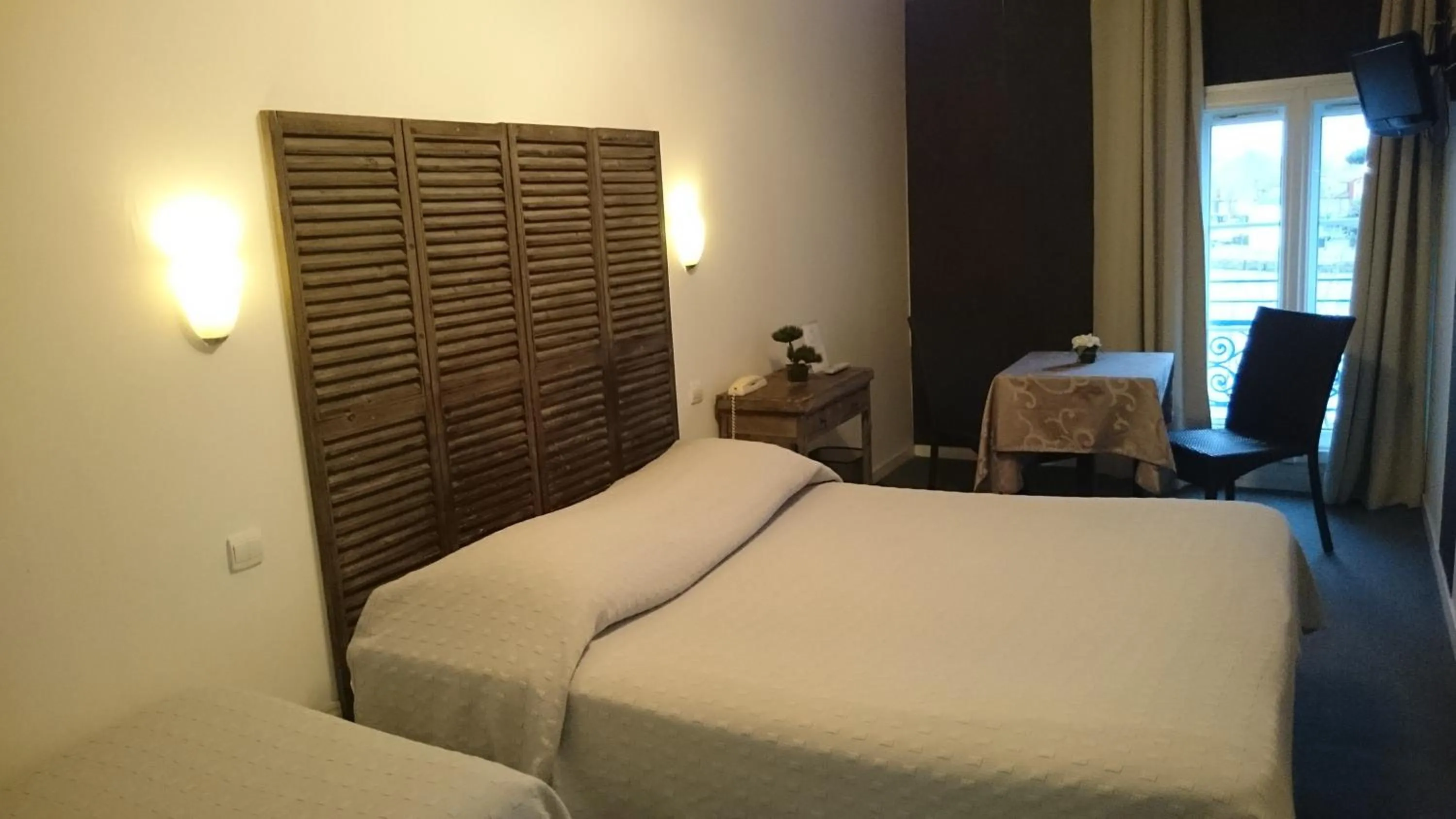 Bedroom, Bed in Hôtel de l'Océan