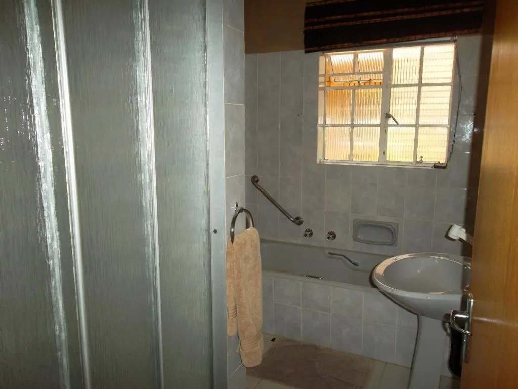 Bathroom in Ku De Ta B&B