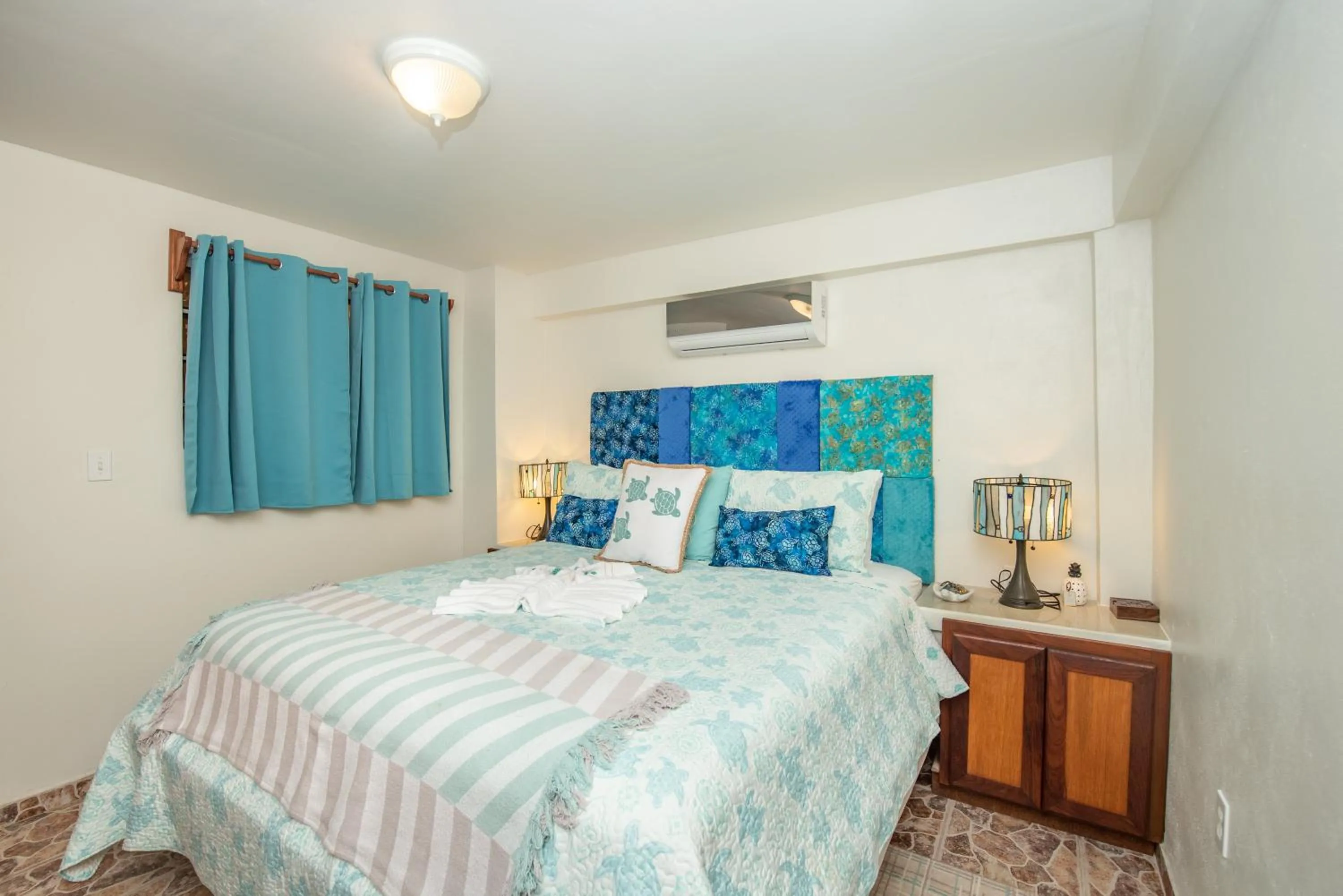 Bedroom, Bed in Bella Vista Resort Belize