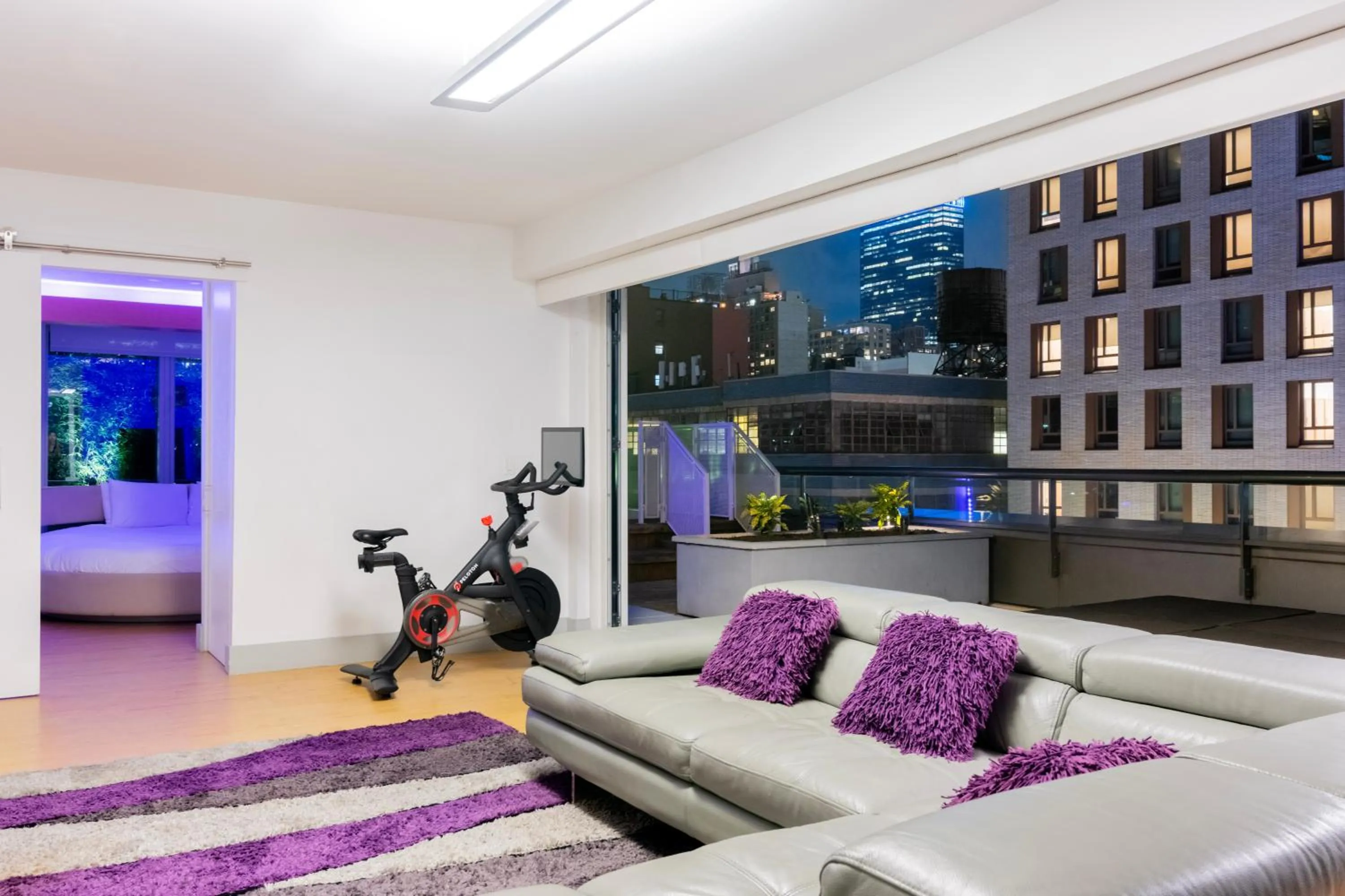 Bedroom in YOTEL New York Times Square