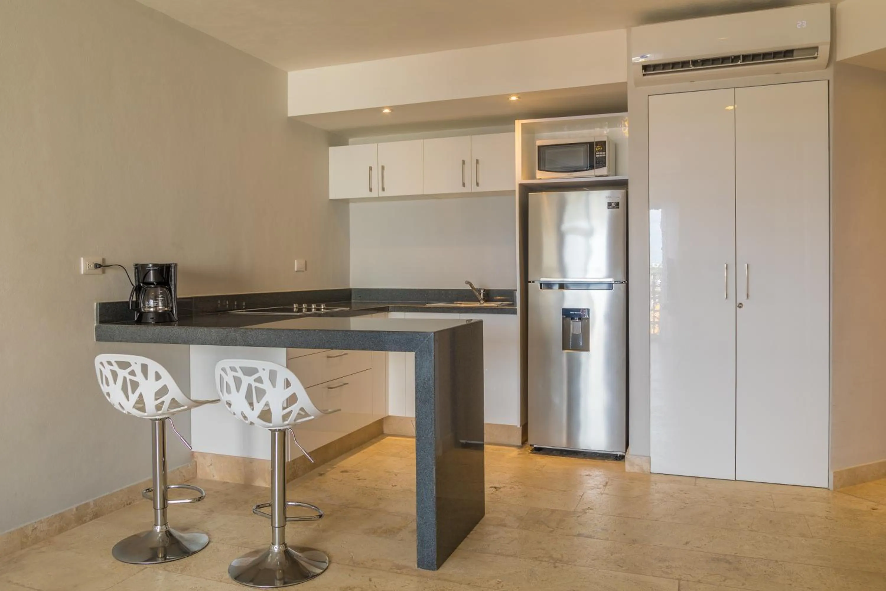 Kitchen or kitchenette in Hotelito del Mar Playa del Carmen