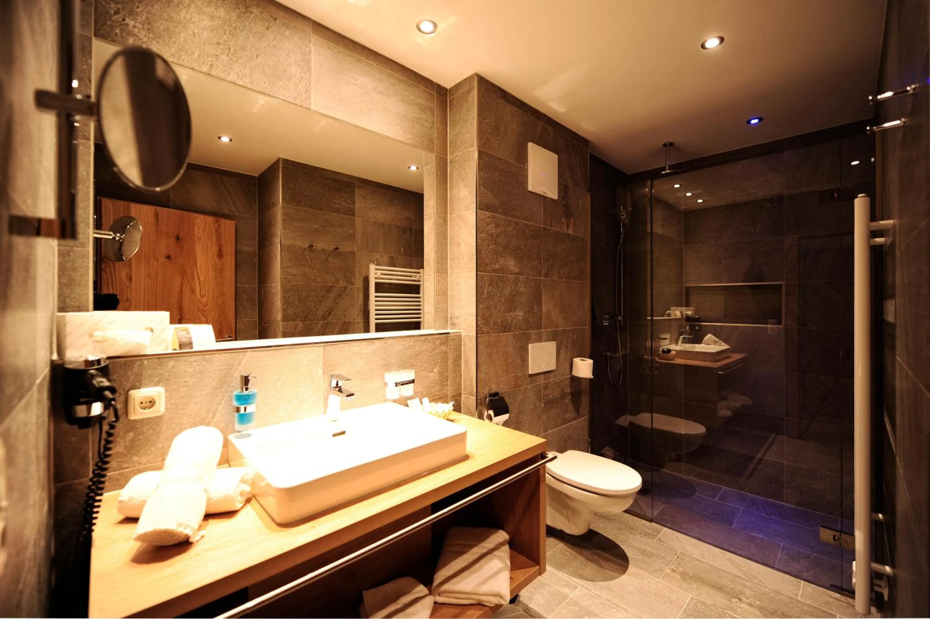 Shower in Hotel Dorfstadl