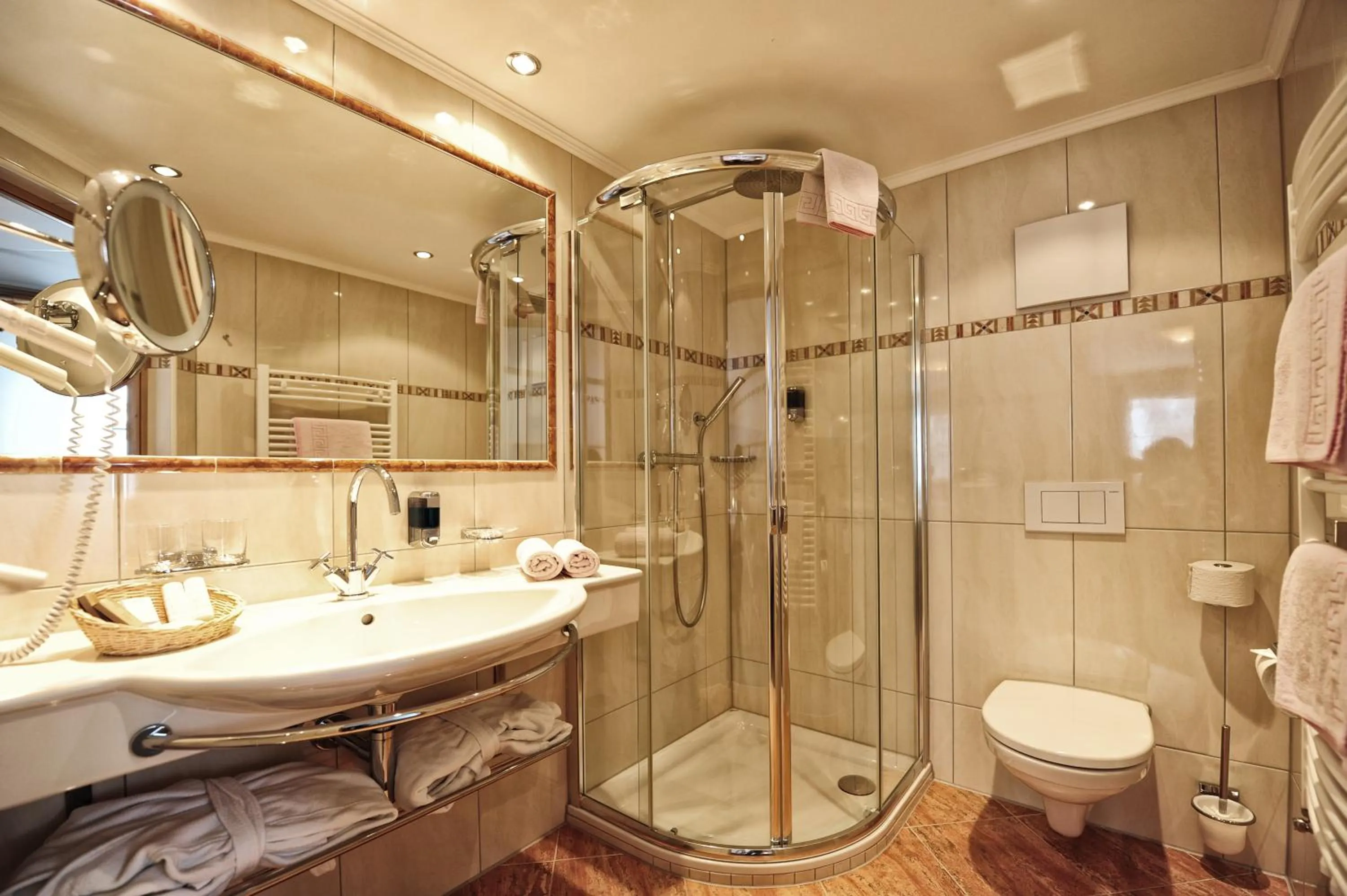 Shower in Hotel Dorfstadl