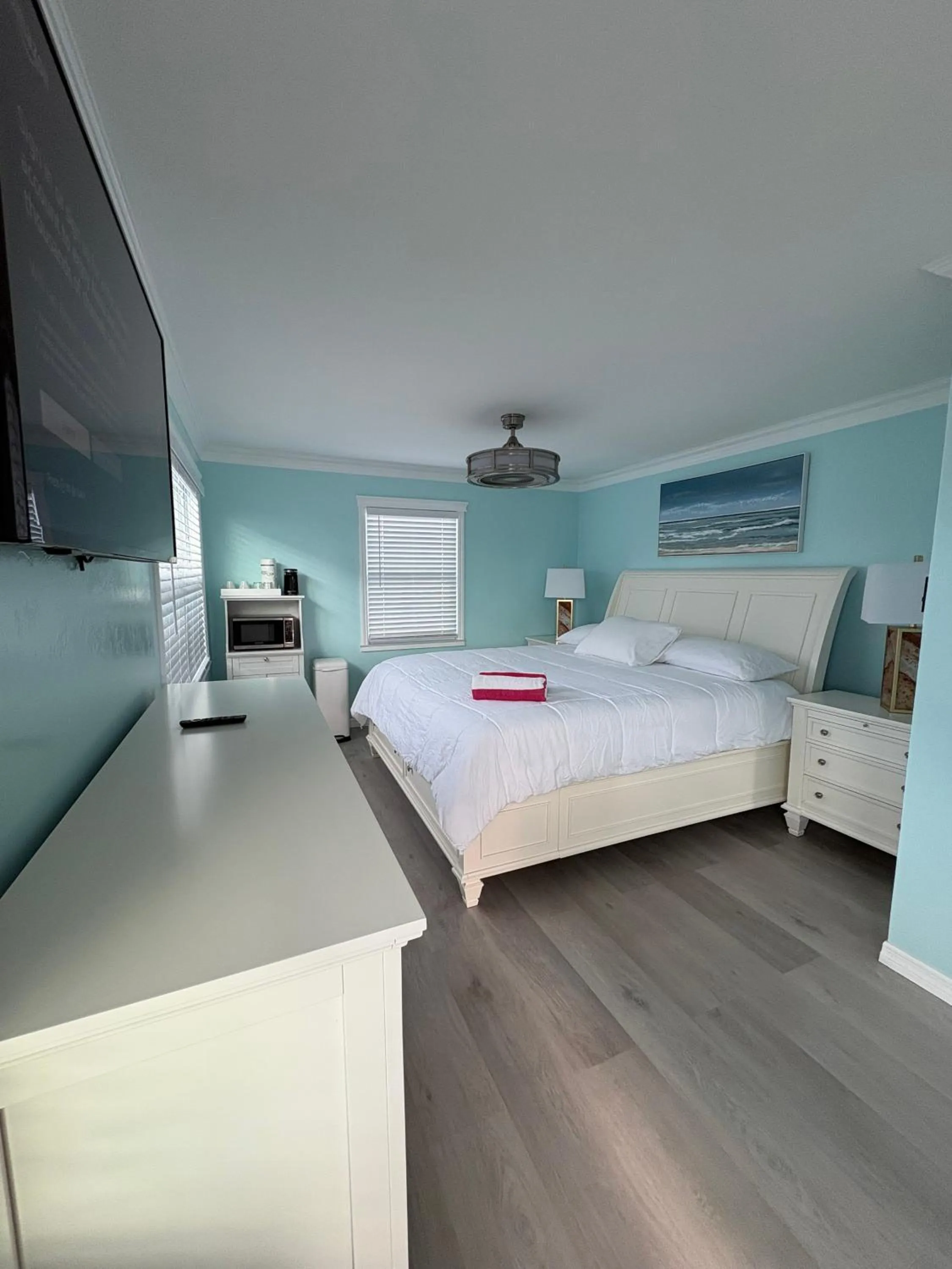 Photo of the whole room, Bed in Flamingo Inn