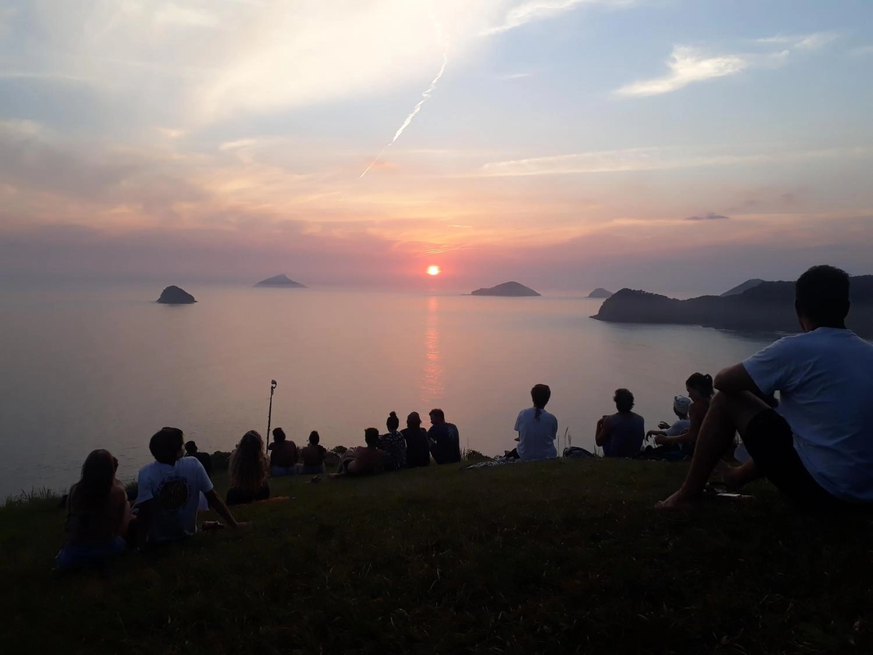 Sunset in Aconchego 3 dorms, piscina, churrasq em Condomínio Fechado