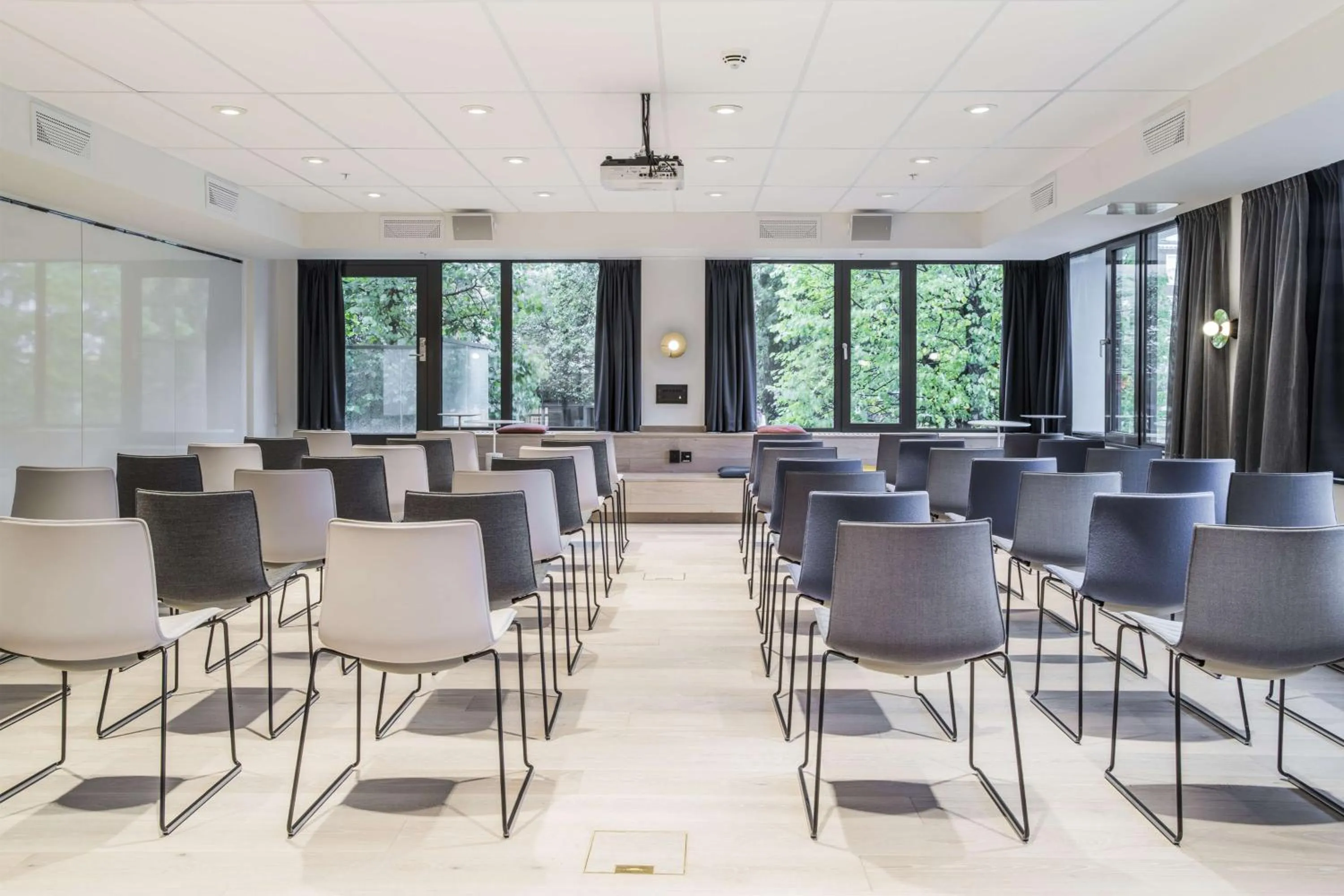 Meeting/conference room in Hotel Norge by Scandic