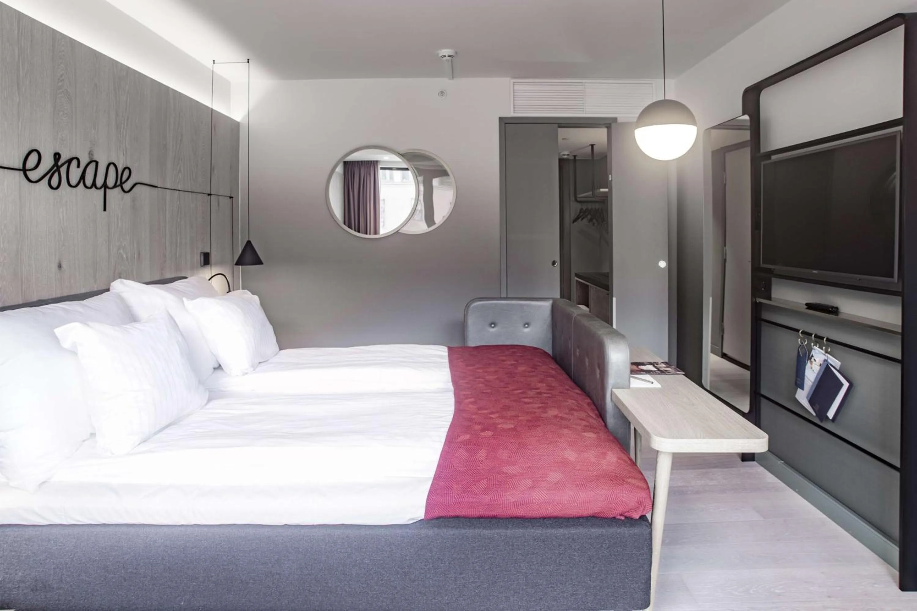 Bedroom, Bed in Hotel Norge by Scandic