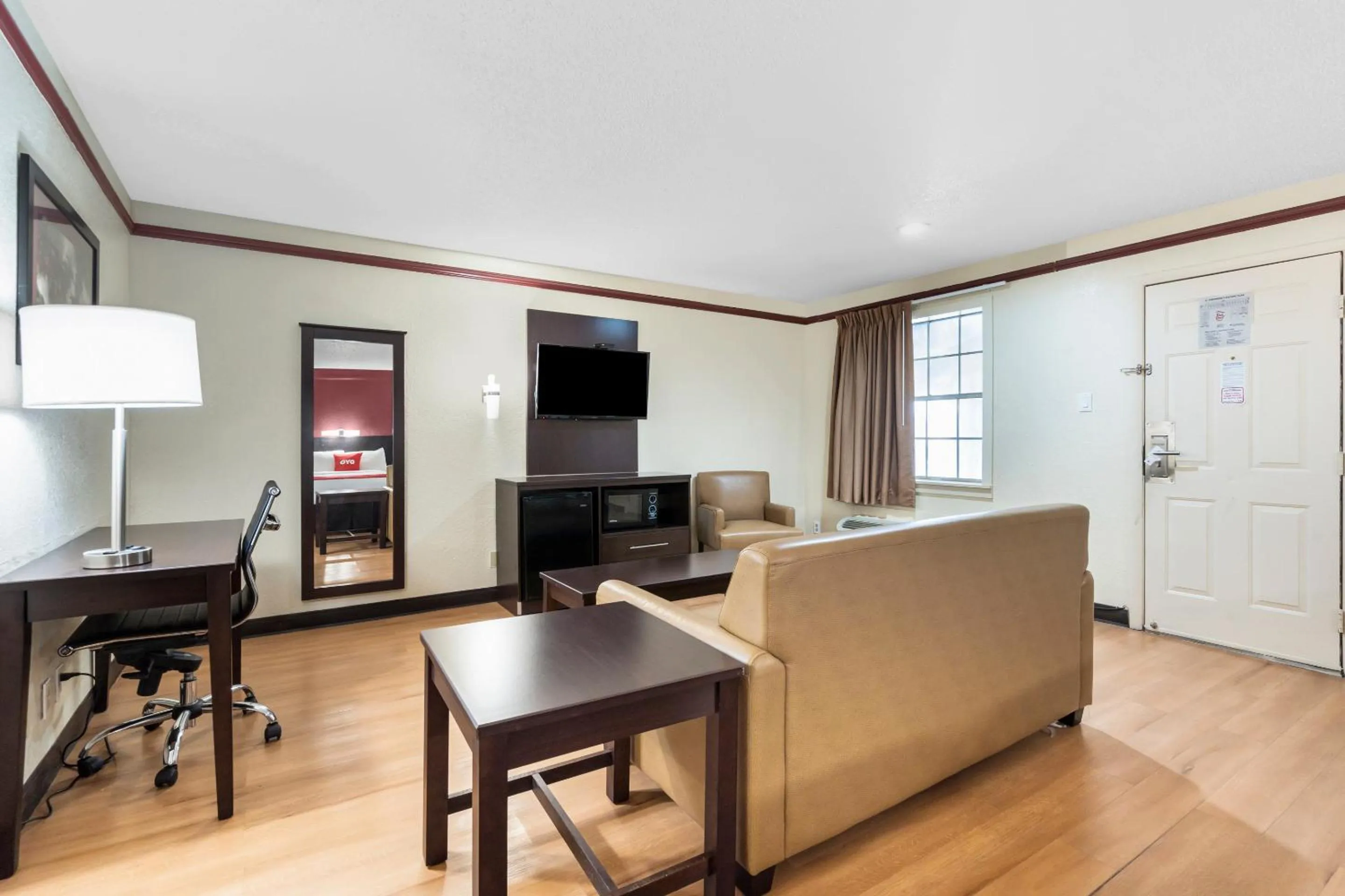 Bedroom in OYO Hotel Tulsa N Sheridan Rd & Airport