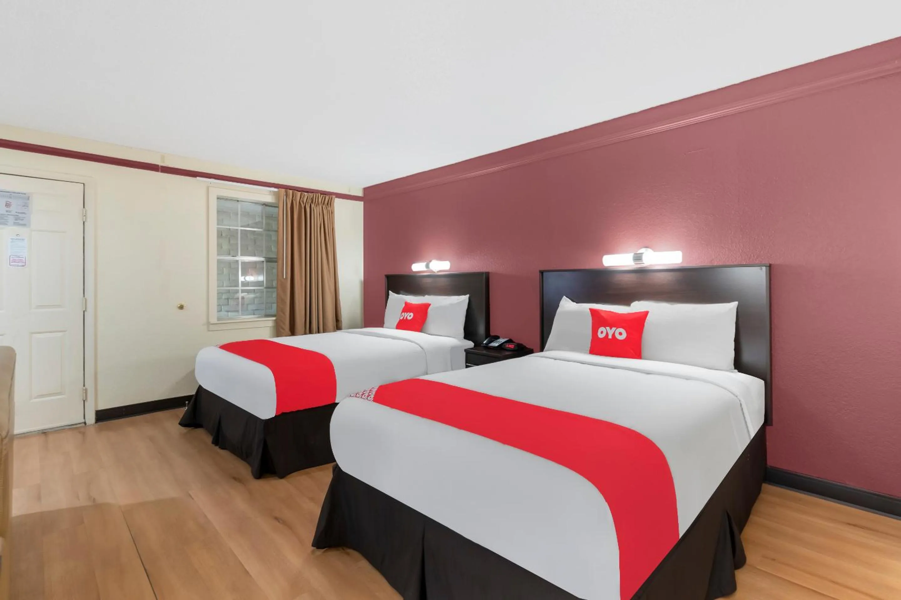 Bed in OYO Hotel Tulsa N Sheridan Rd & Airport