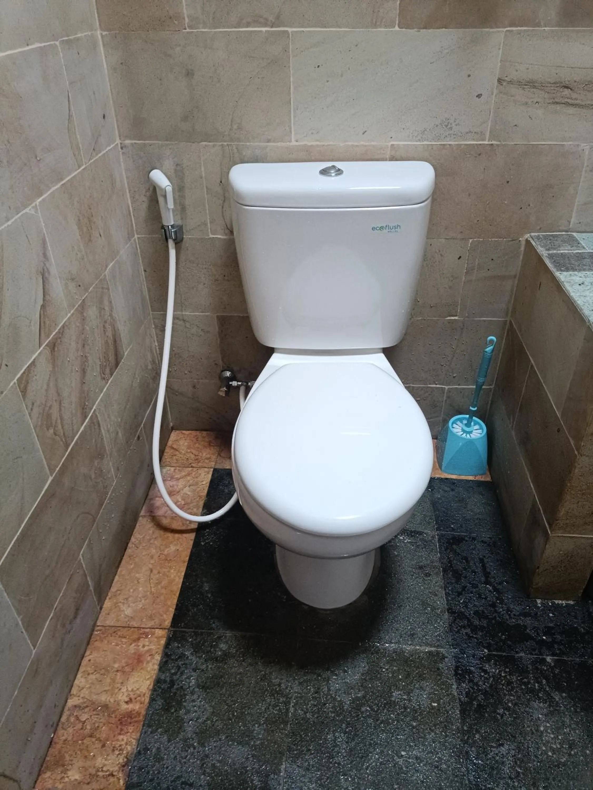 Toilet in Villa Kinagu