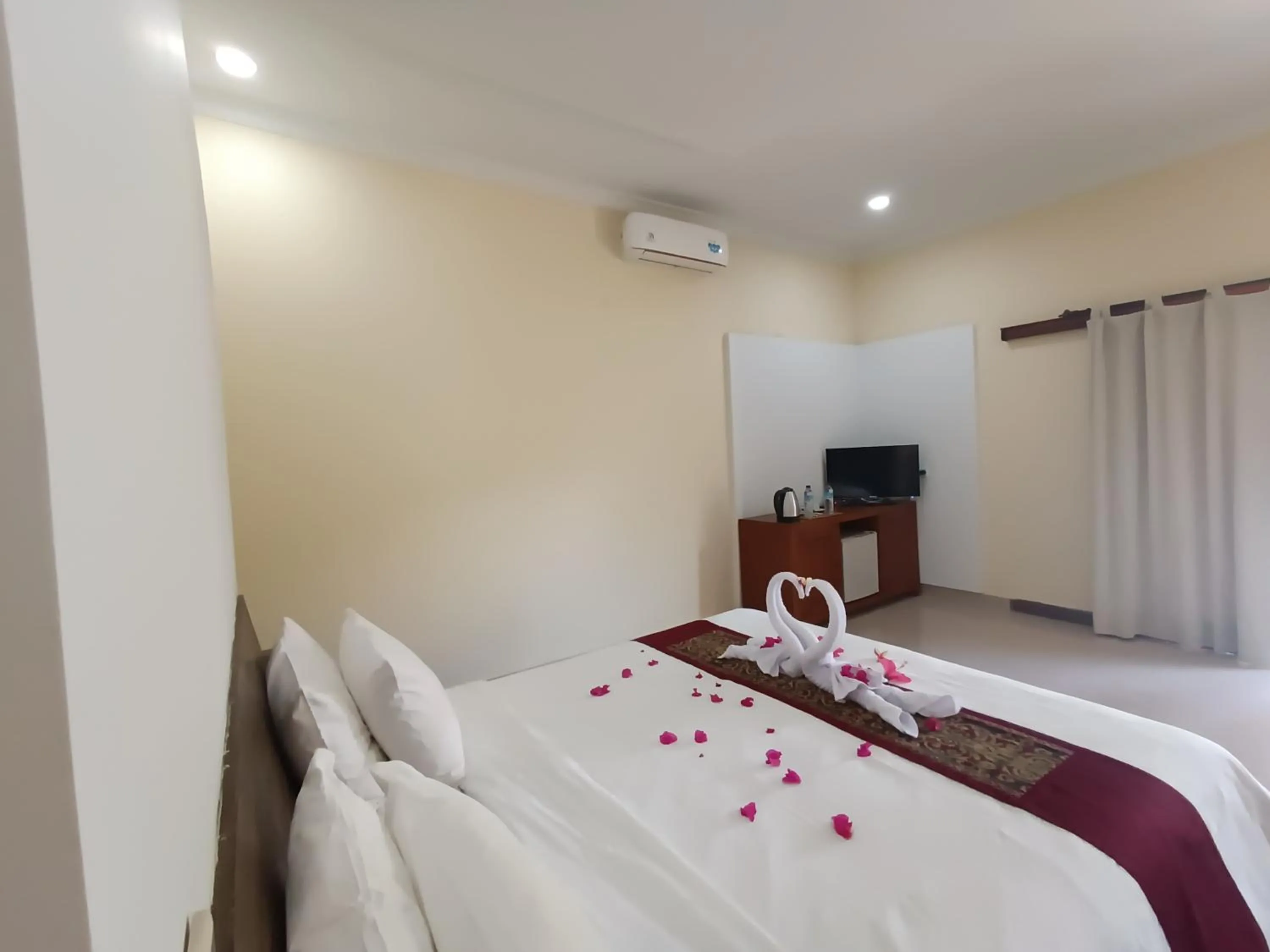 Bedroom, Bed in Villa Kinagu