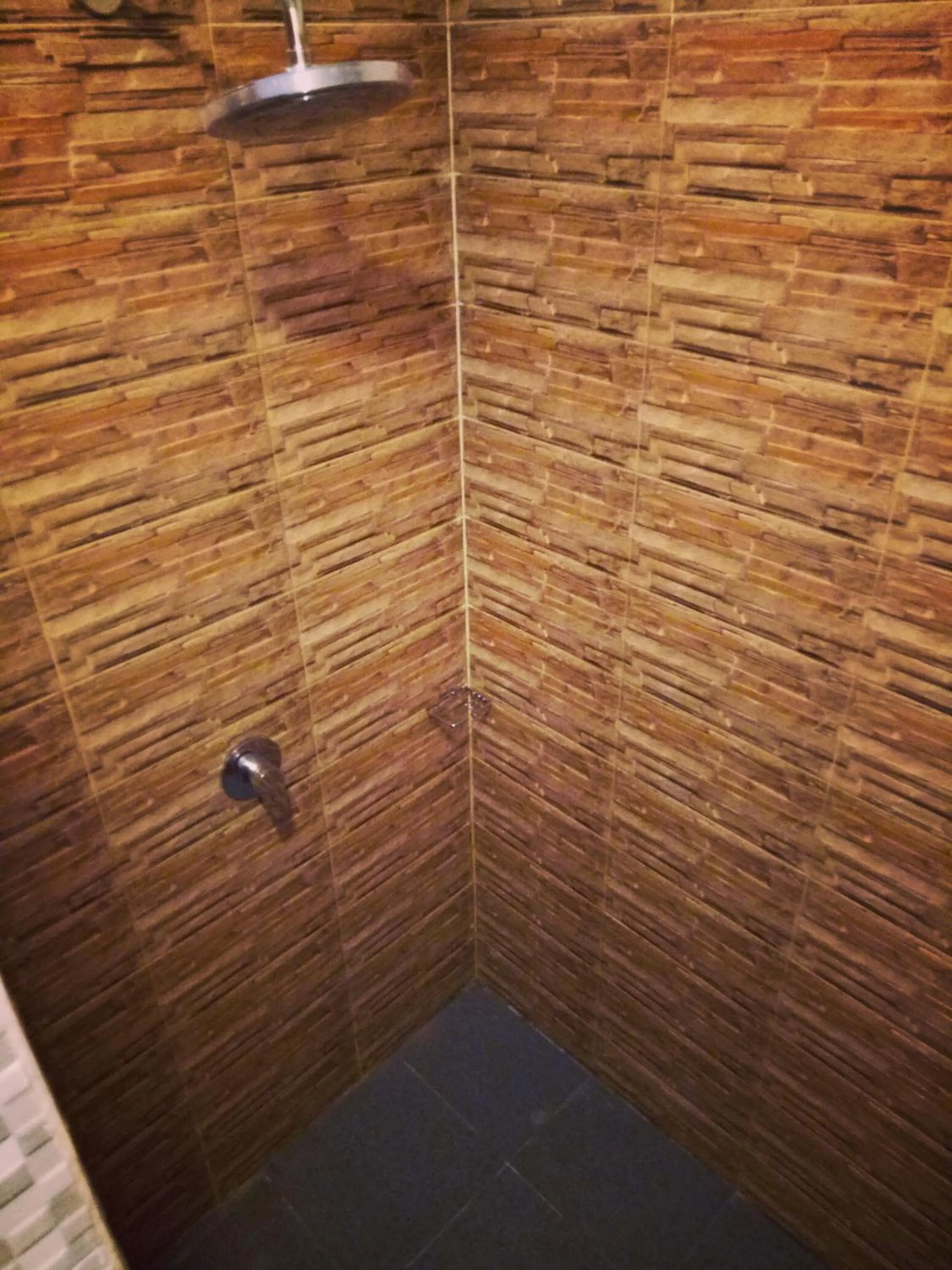 Shower in Villa Kinagu
