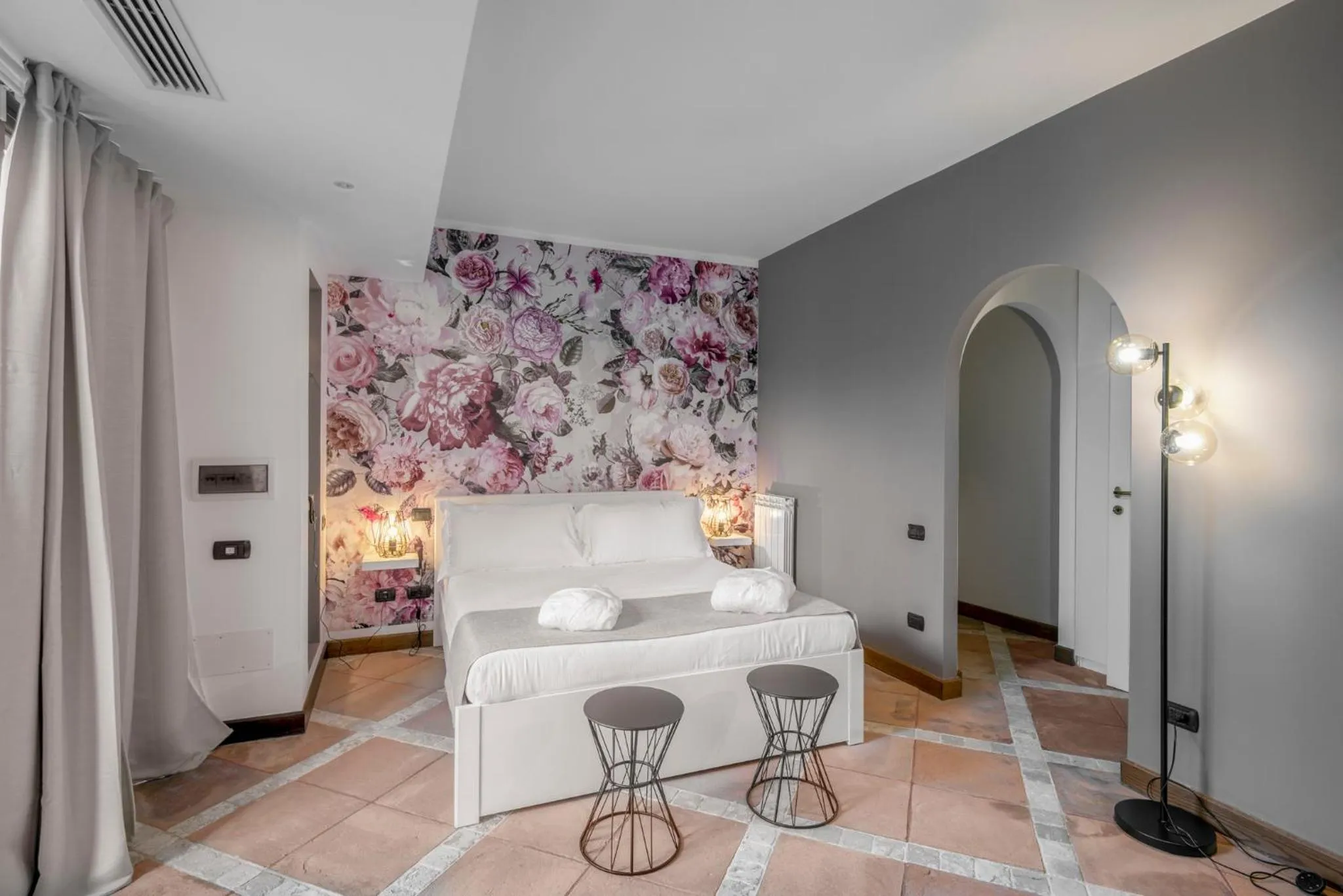 Bedroom, Bed in La Locanda Del Pontefice - Luxury Country House