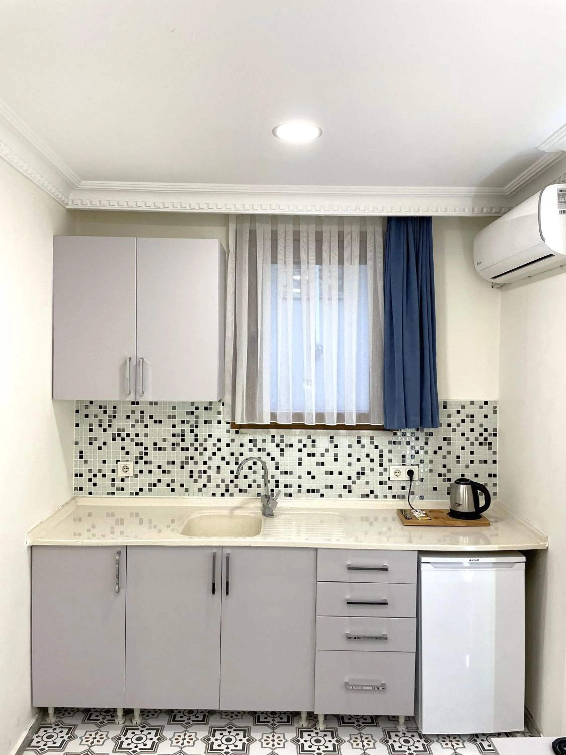 Kitchen or kitchenette in Royal Pera Taksim