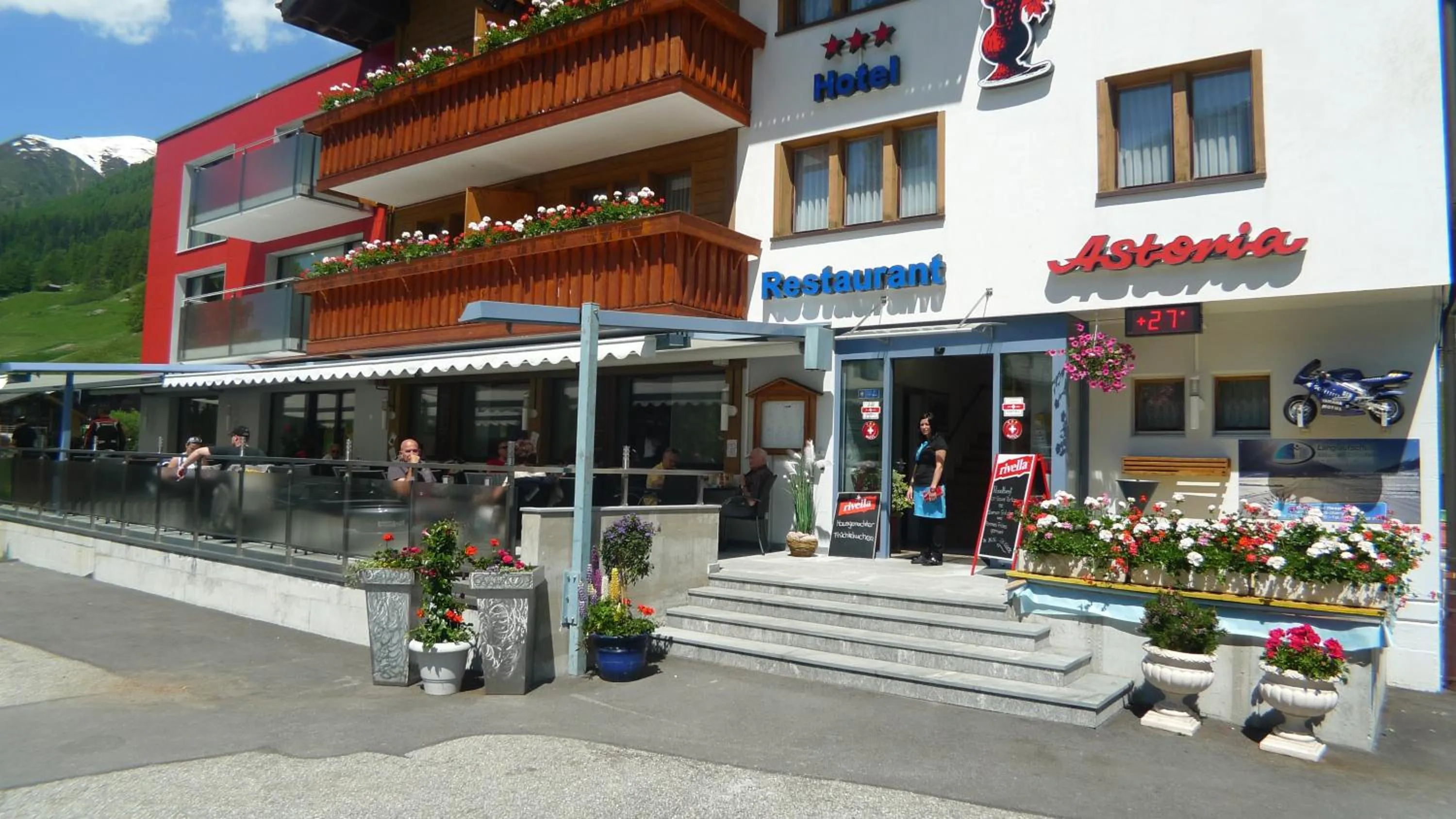 Facade/entrance in Hotel Astoria