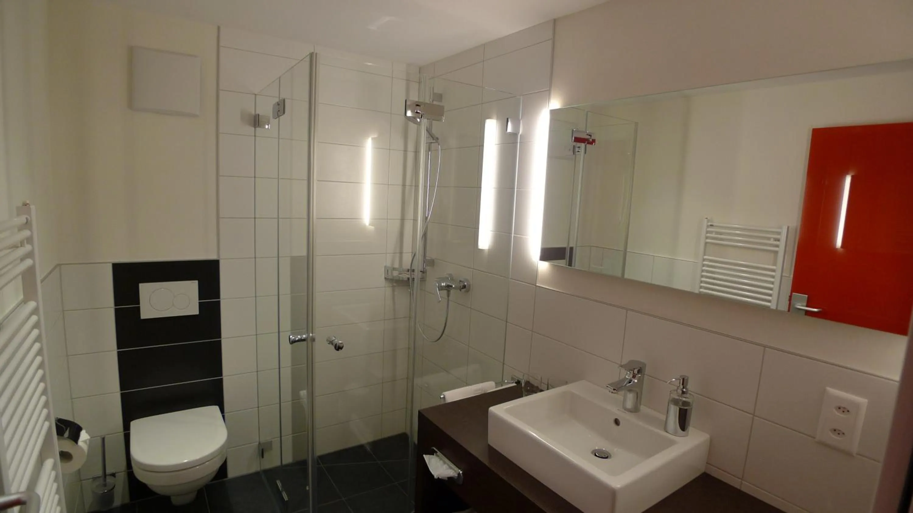 Shower in Hotel Astoria