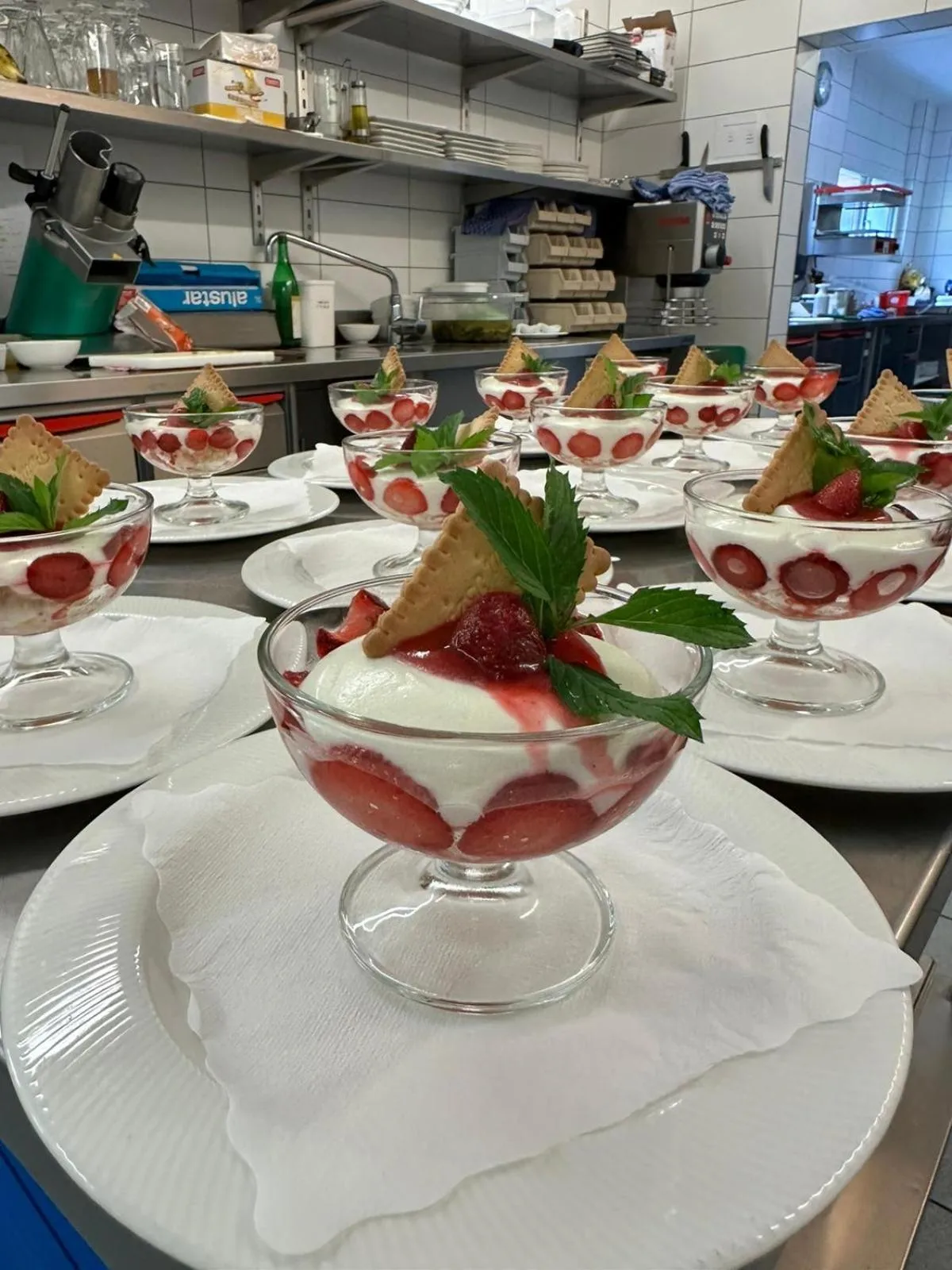 Restaurant/places to eat in Hotel Astoria