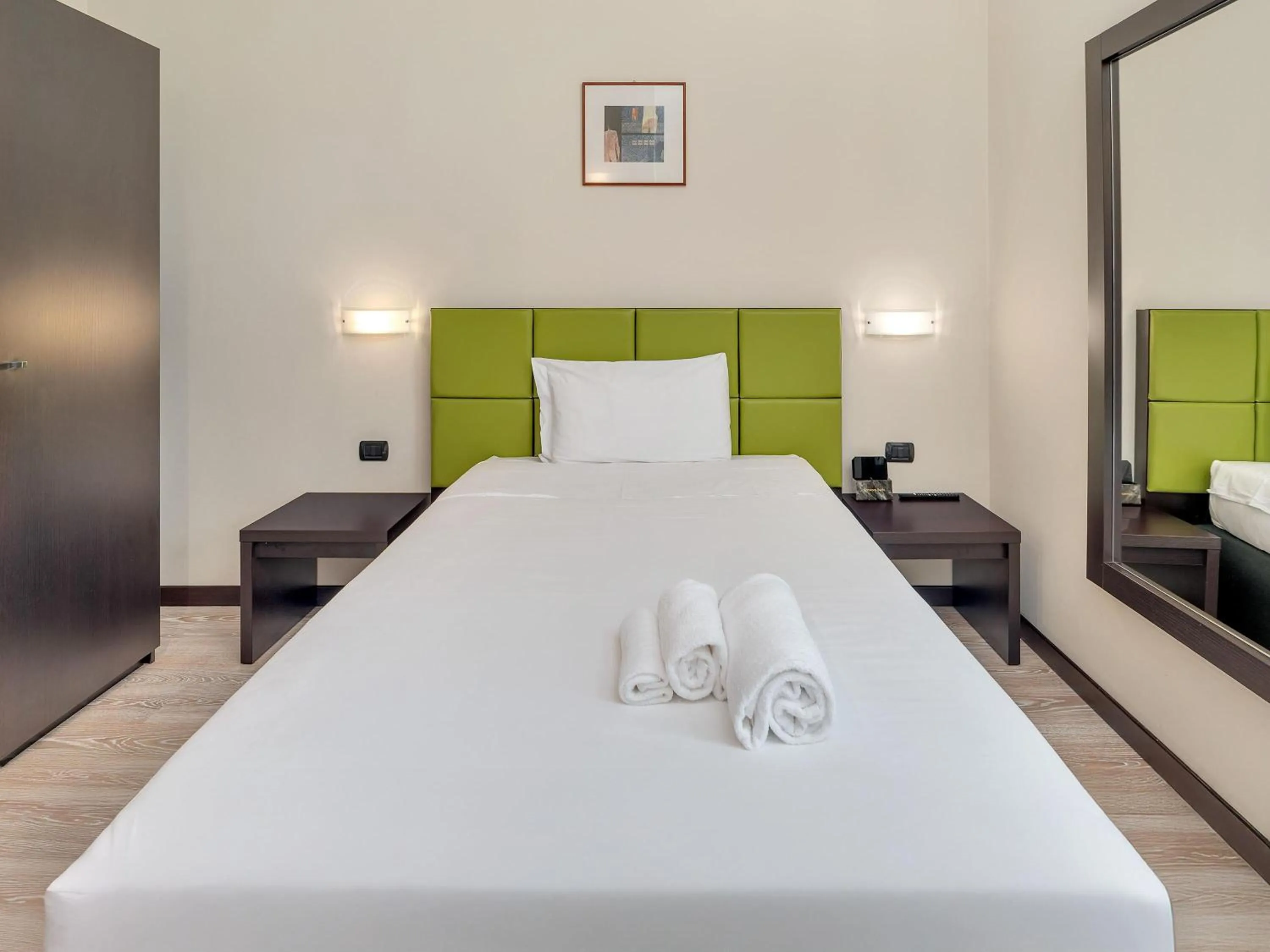 Photo of the whole room, Bed in B&B HOTEL Park Hotel Cassano