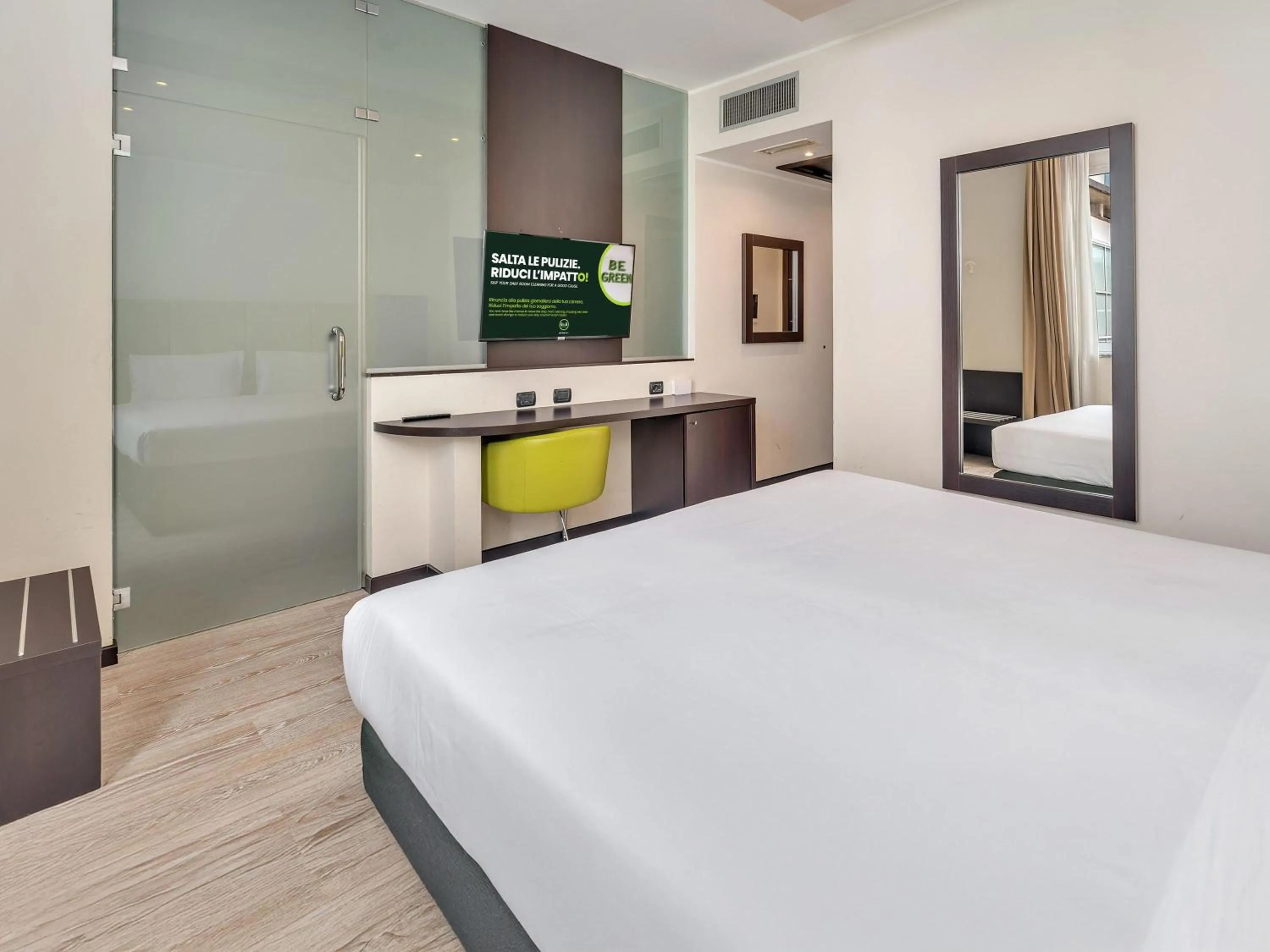 Photo of the whole room, Bed in B&B HOTEL Park Hotel Cassano