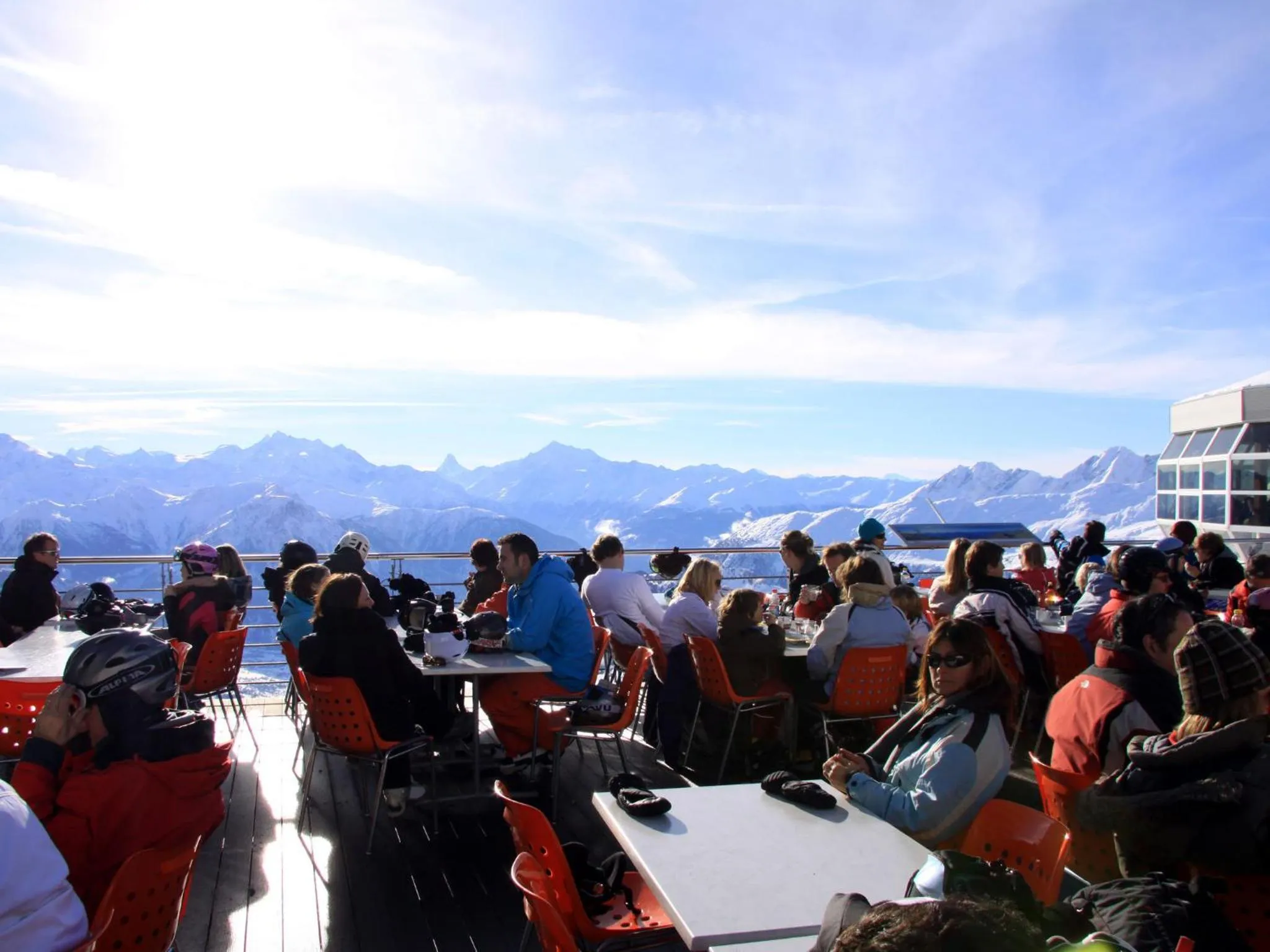 People in Hotel Le Postillion