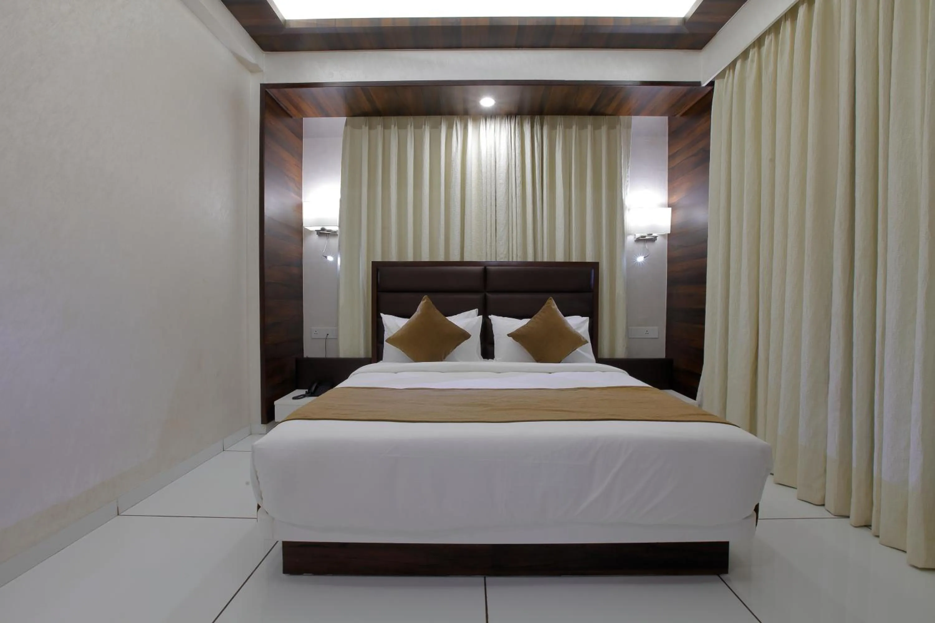 Photo of the whole room in Hotel Silver Heights