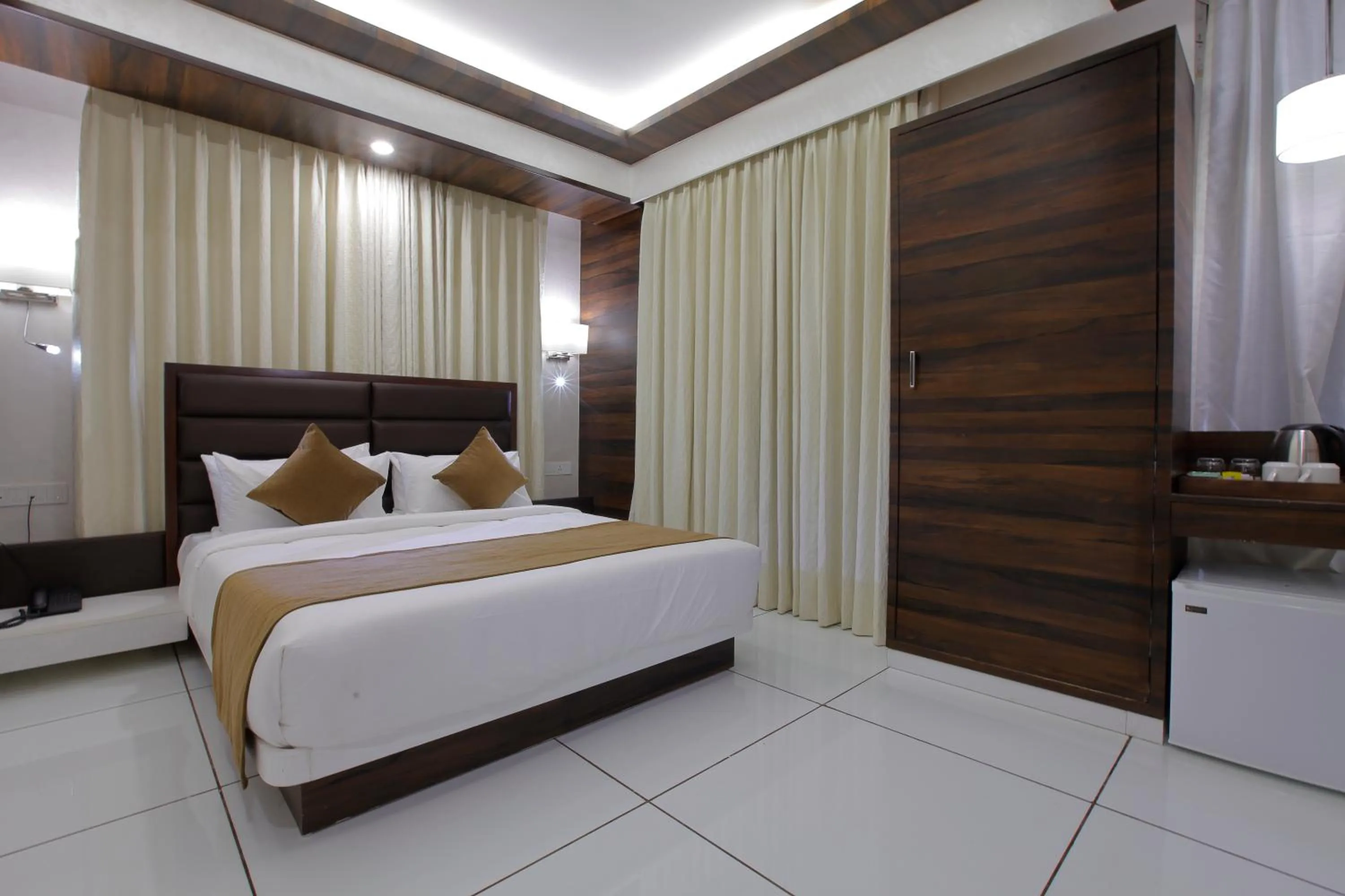 Photo of the whole room in Hotel Silver Heights