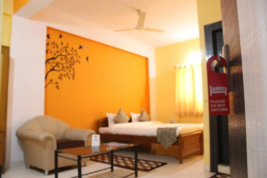 Photo of the whole room in Hotel Arham Inn