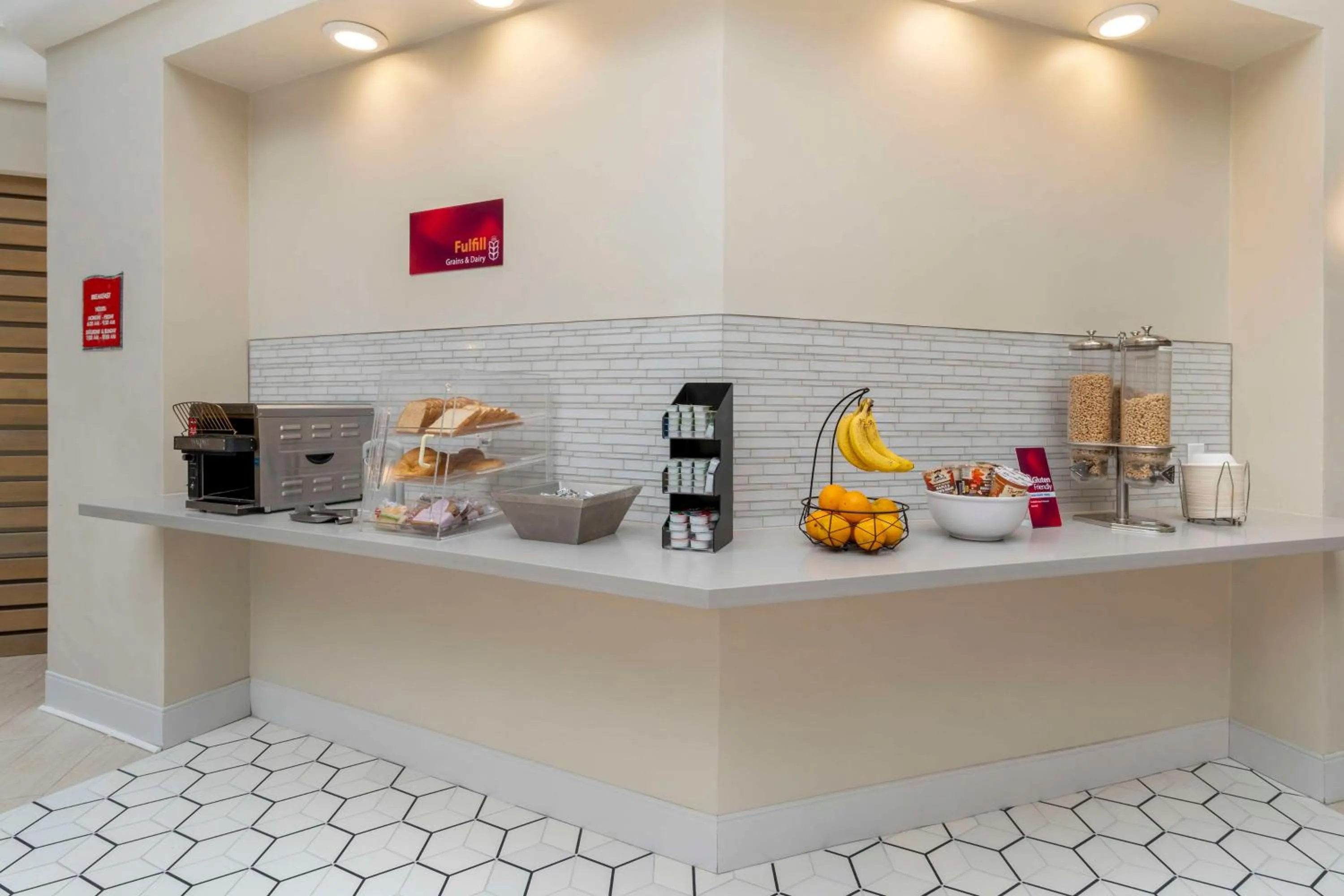 Breakfast in Best Western Plus All Suites Inn