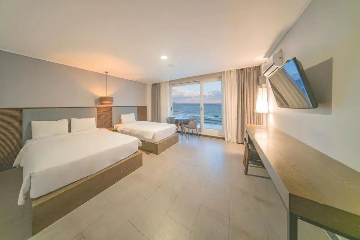 Family Twin Room in EL Hotel Family Twin Room in EL Hotel