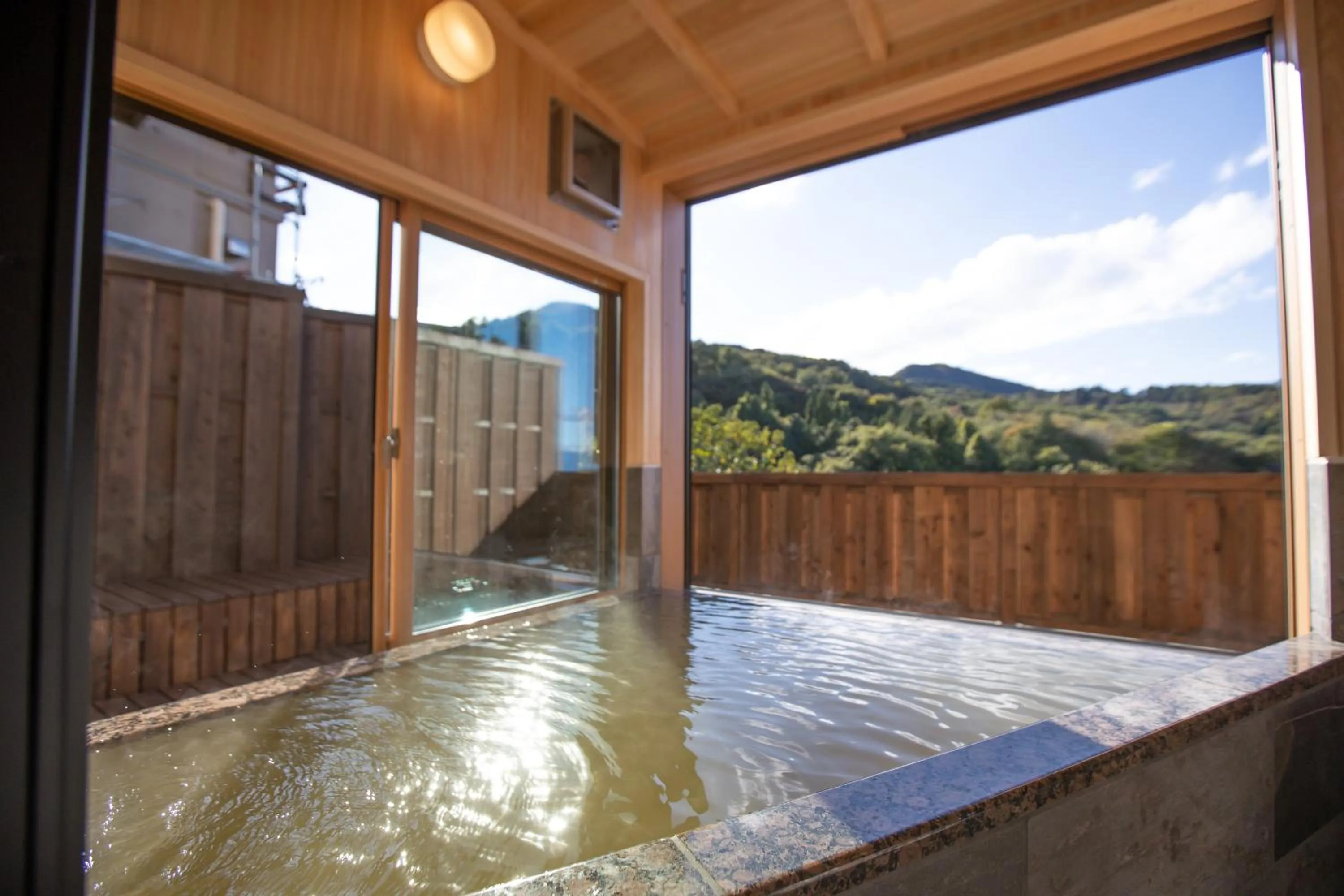 Hot Spring Bath in Chigira Jinsentei
