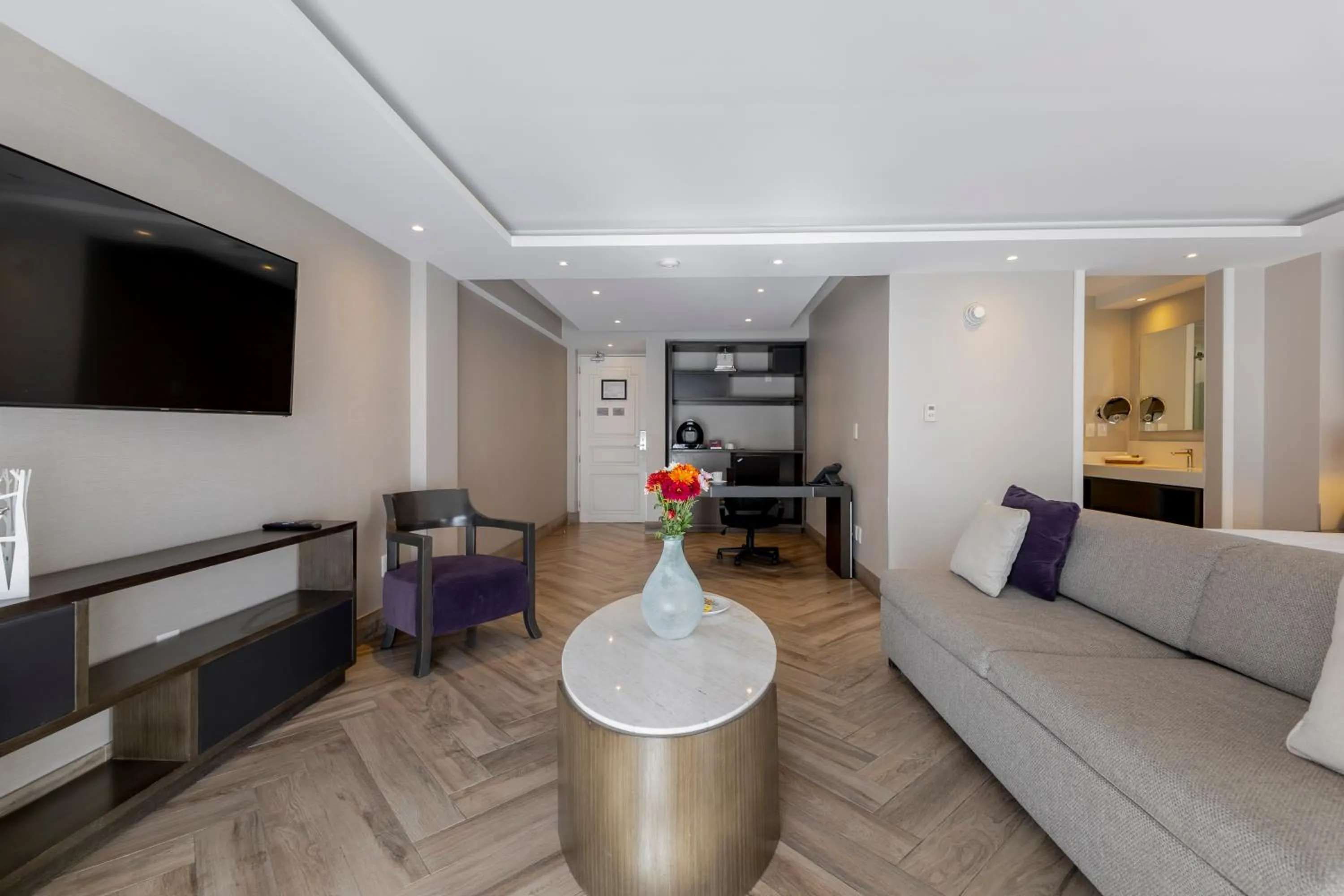 TV and multimedia in Isaaya Hotel Boutique by WTC