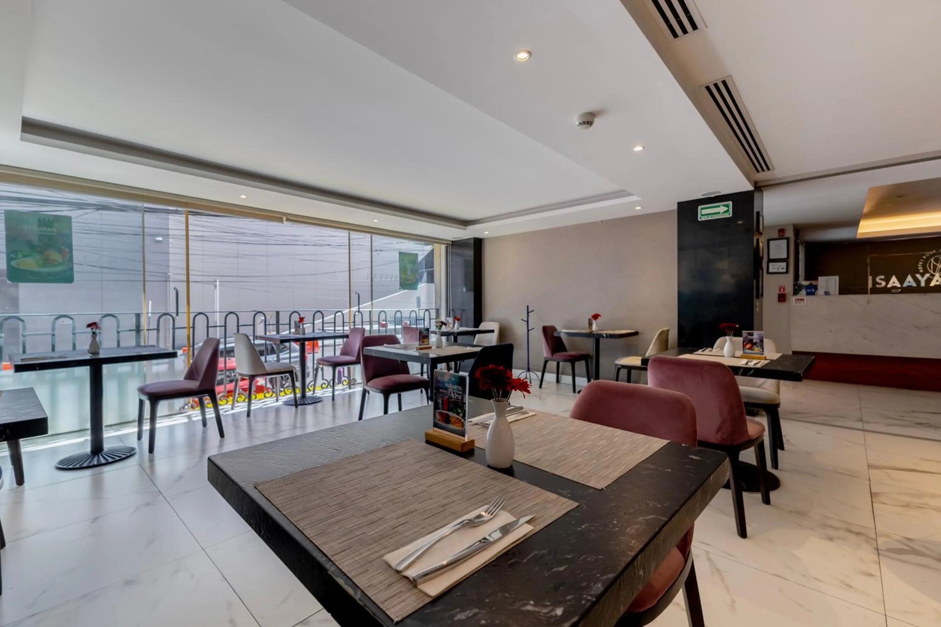 Restaurant/places to eat in Isaaya Hotel Boutique by WTC