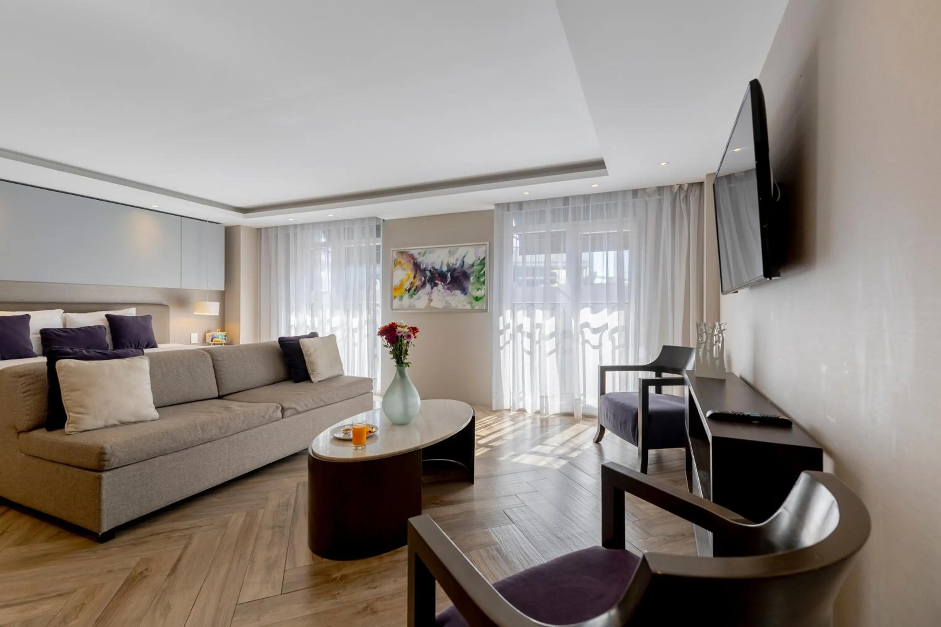 TV and multimedia in Isaaya Hotel Boutique by WTC