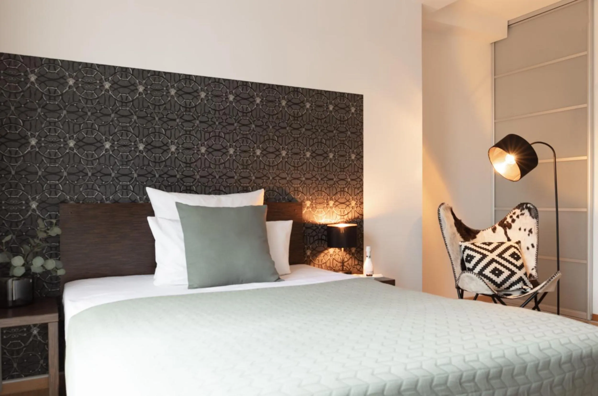 Bed in Paragon Apartments