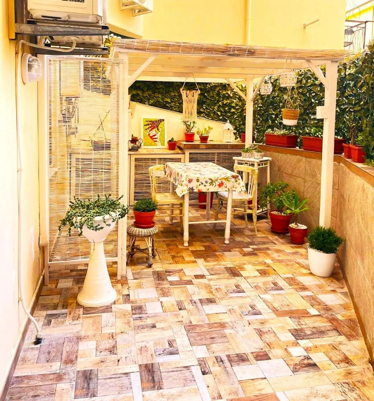 Inner courtyard view in Khorakhanè