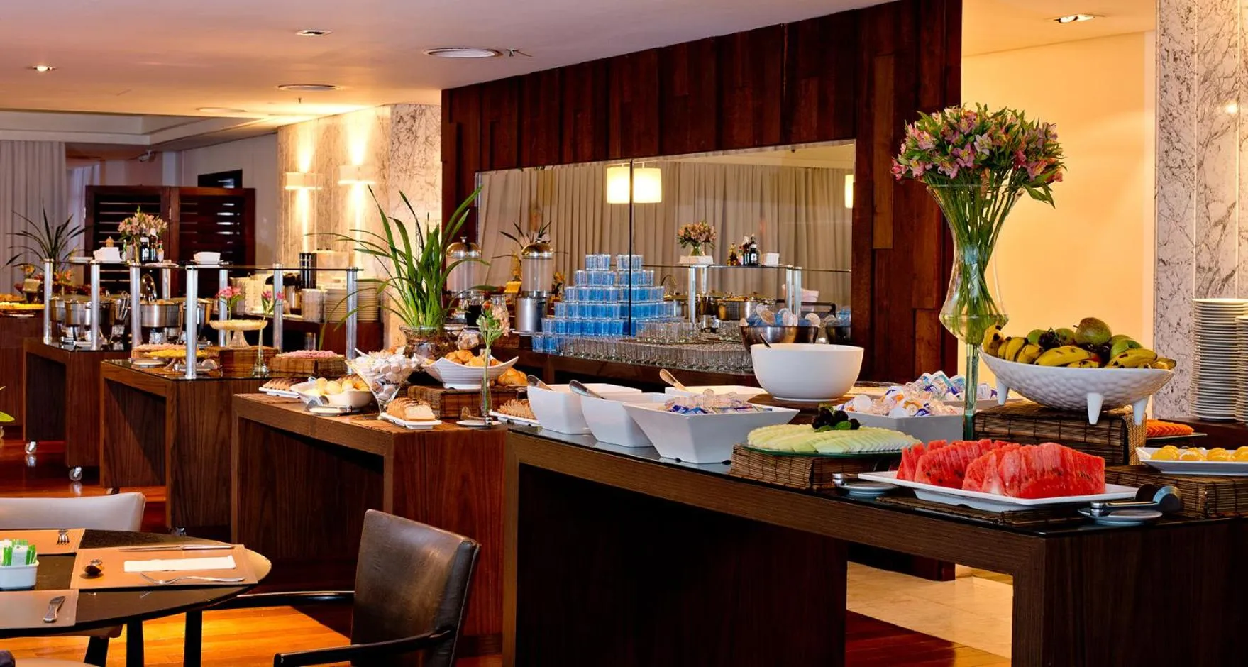 Restaurant/places to eat in Majestic Palace Hotel